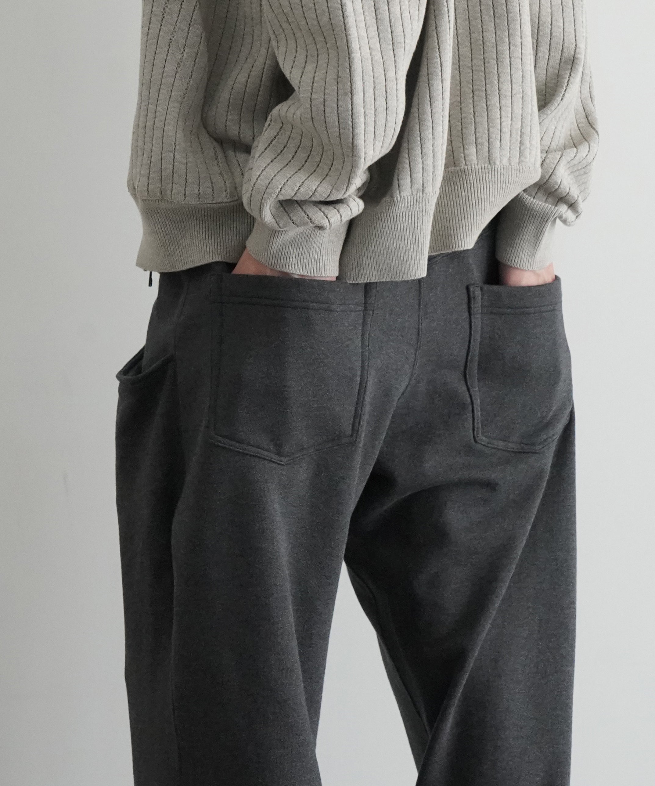 【EXCLUSIVE】NEONSIGN Blind tuck sweat pants "TOP BLACK"