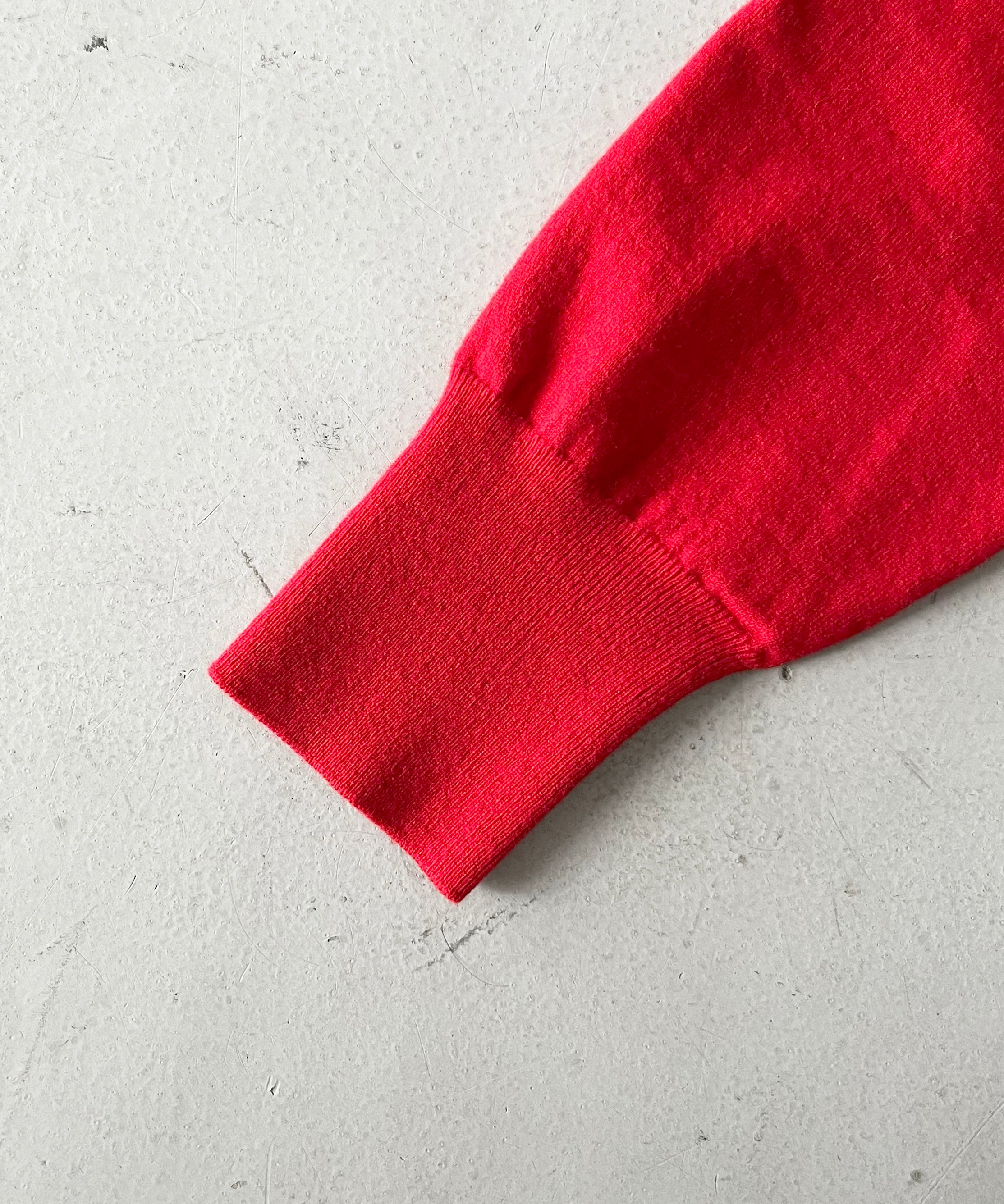 AURALEE High twist wool knit v-neck p/o "RED"