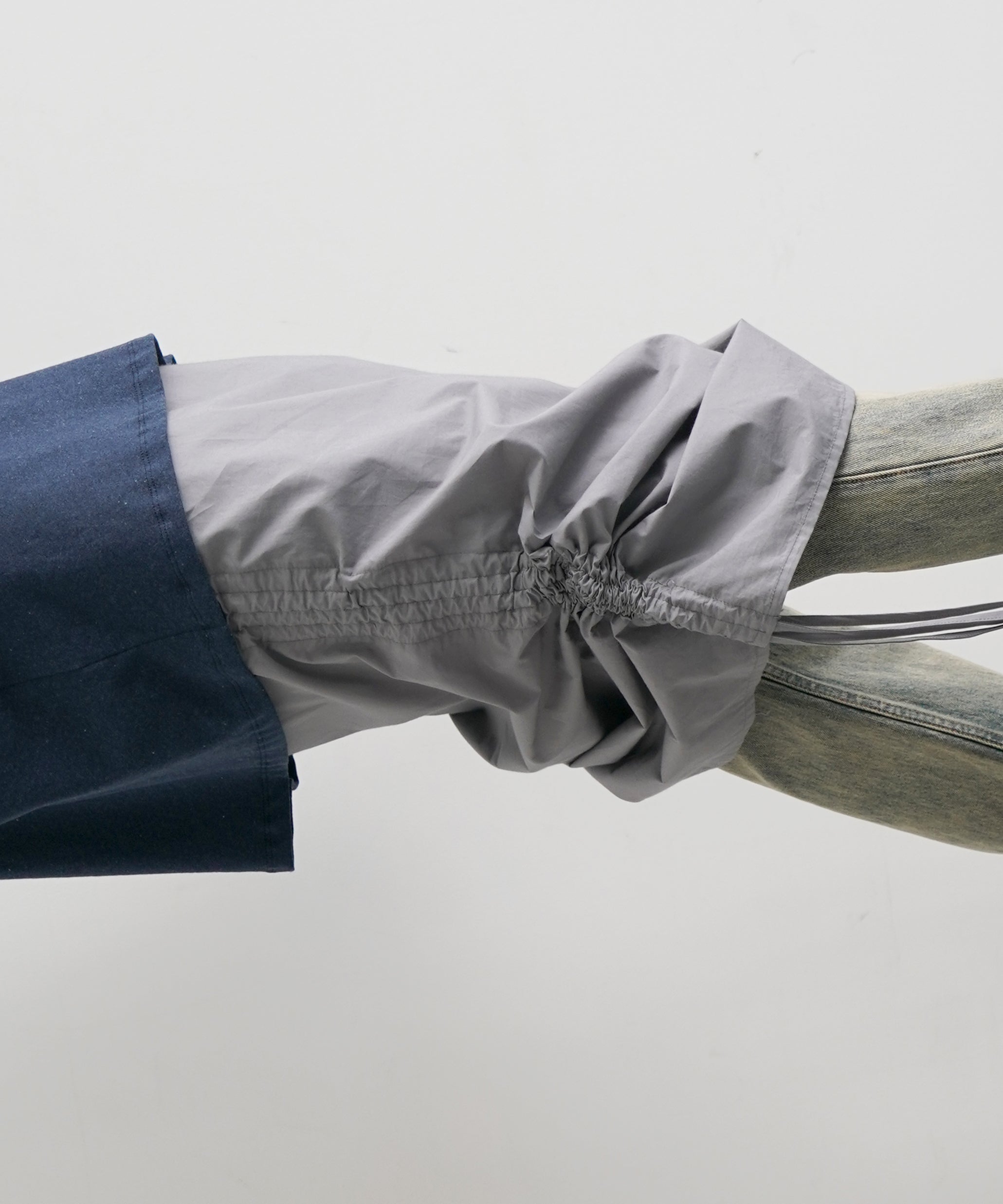 Baserange Pictorial strap skirt "ZITI GREY"