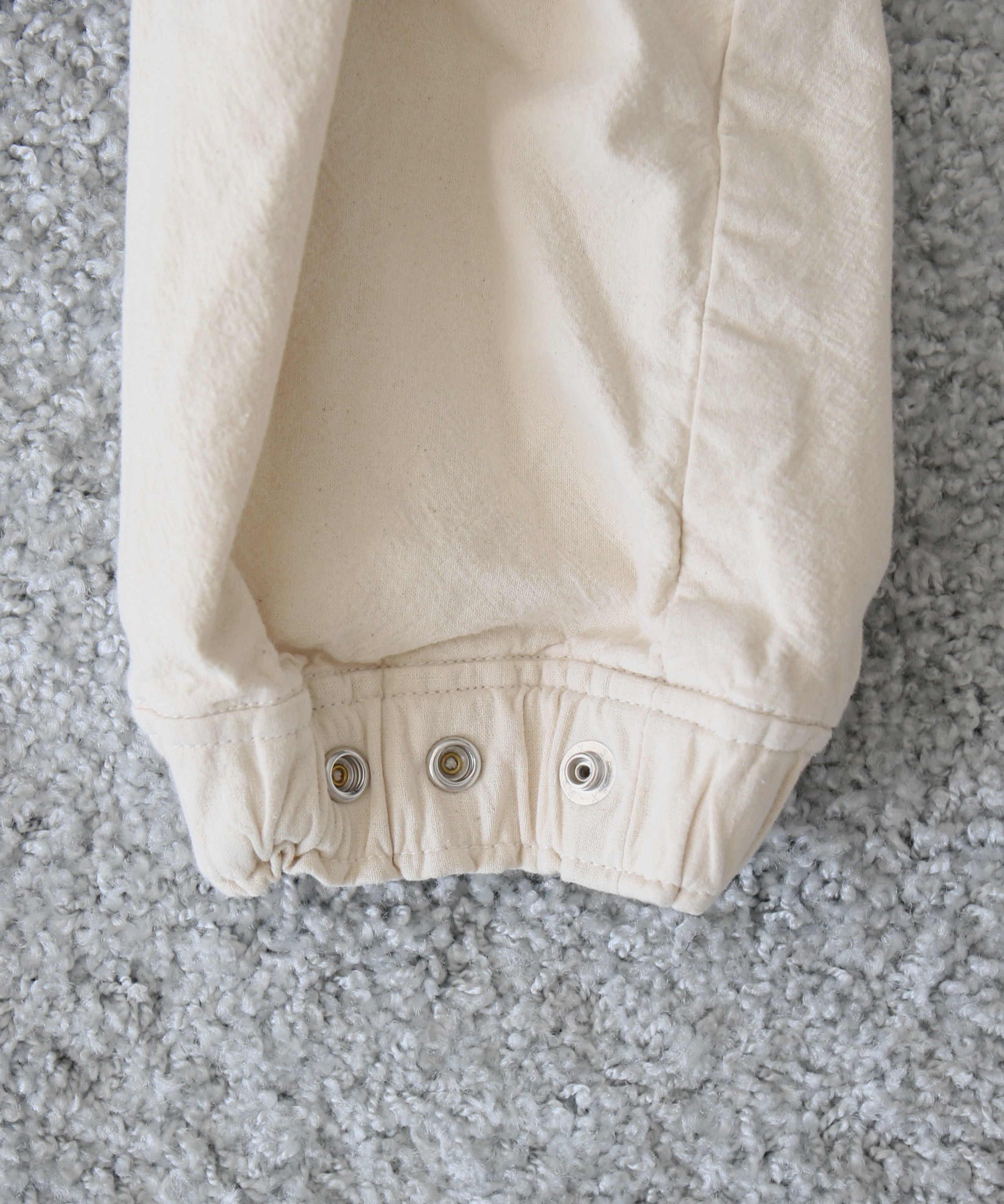 ISSUETHINGS 26a/106-c1/c-01 "NATURAL WHITE"