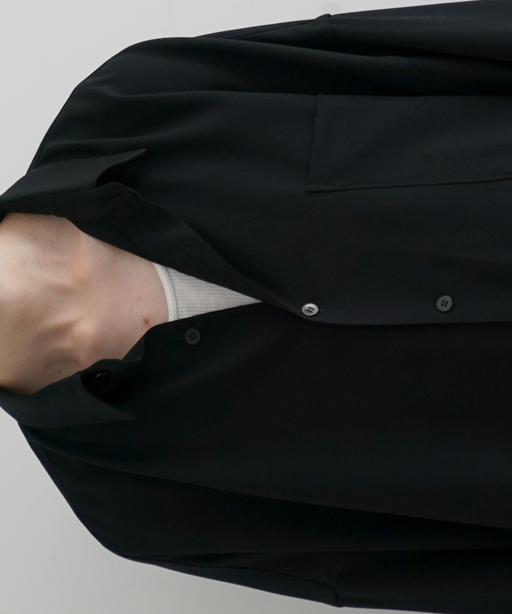 WHOWHAT 5x shirt〈short length〉"BLACK"