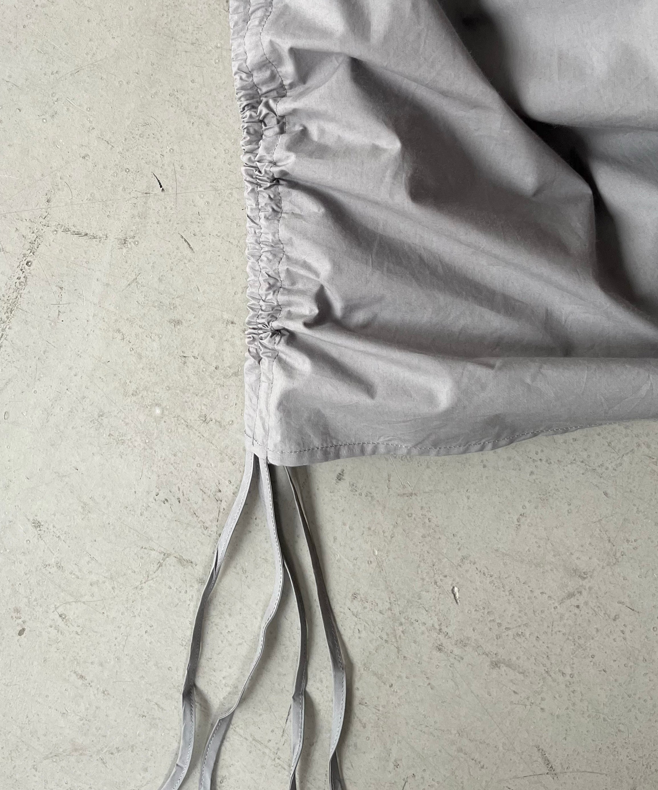 Baserange Pictorial strap skirt "ZITI GREY"