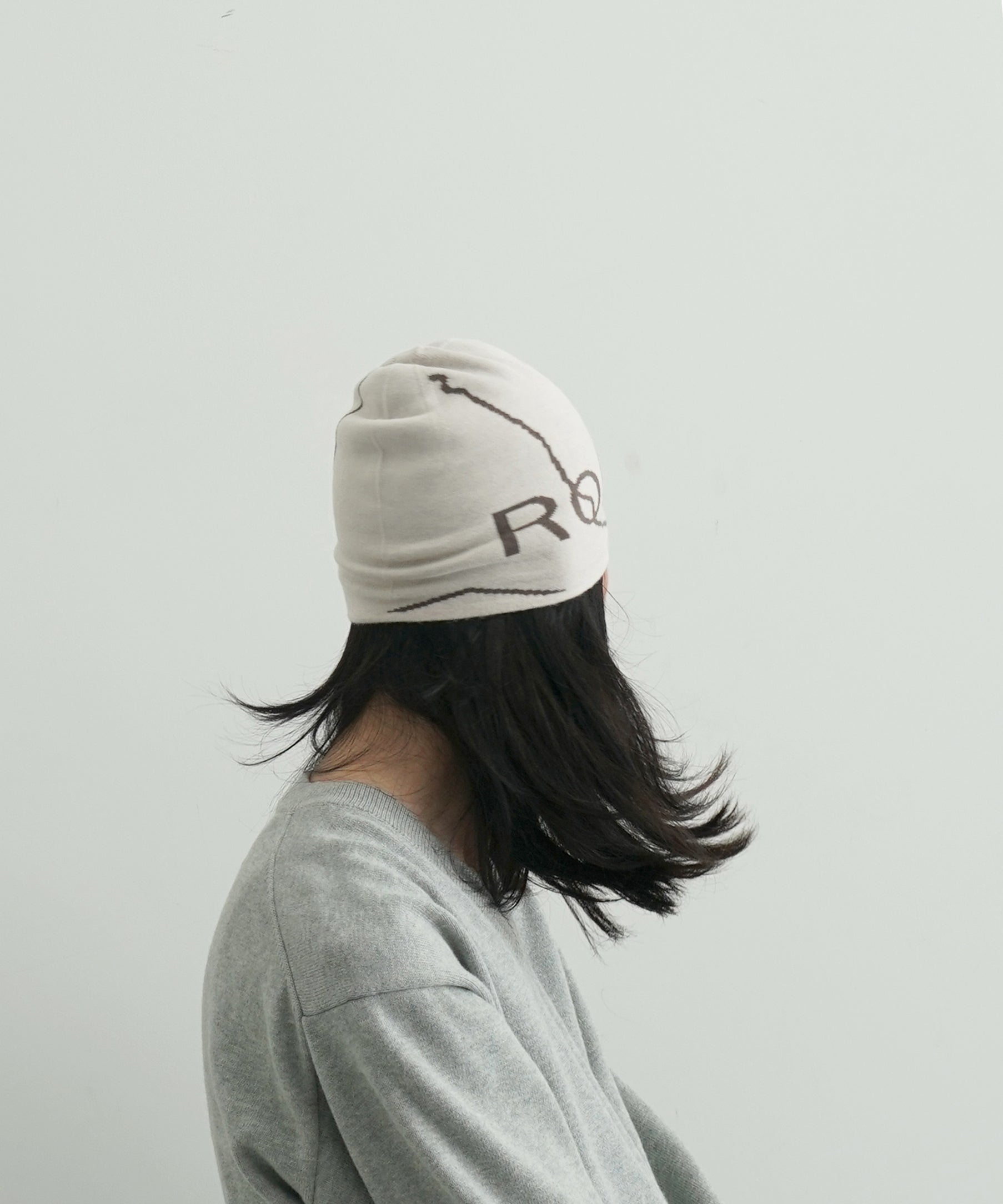 ROA Beanie logo "IVORY"