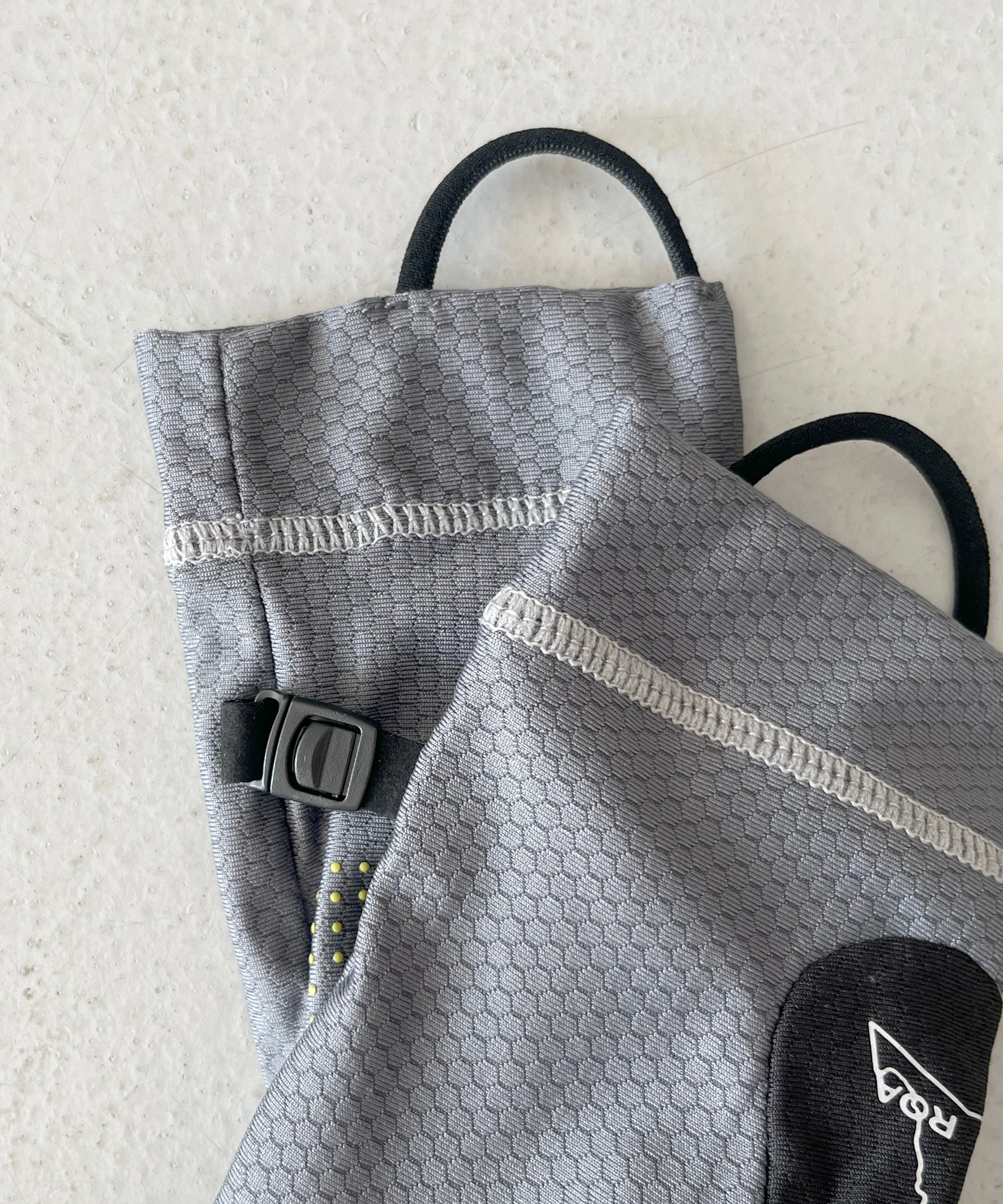 ROA Andie base layer gloves "GREY BLACK"