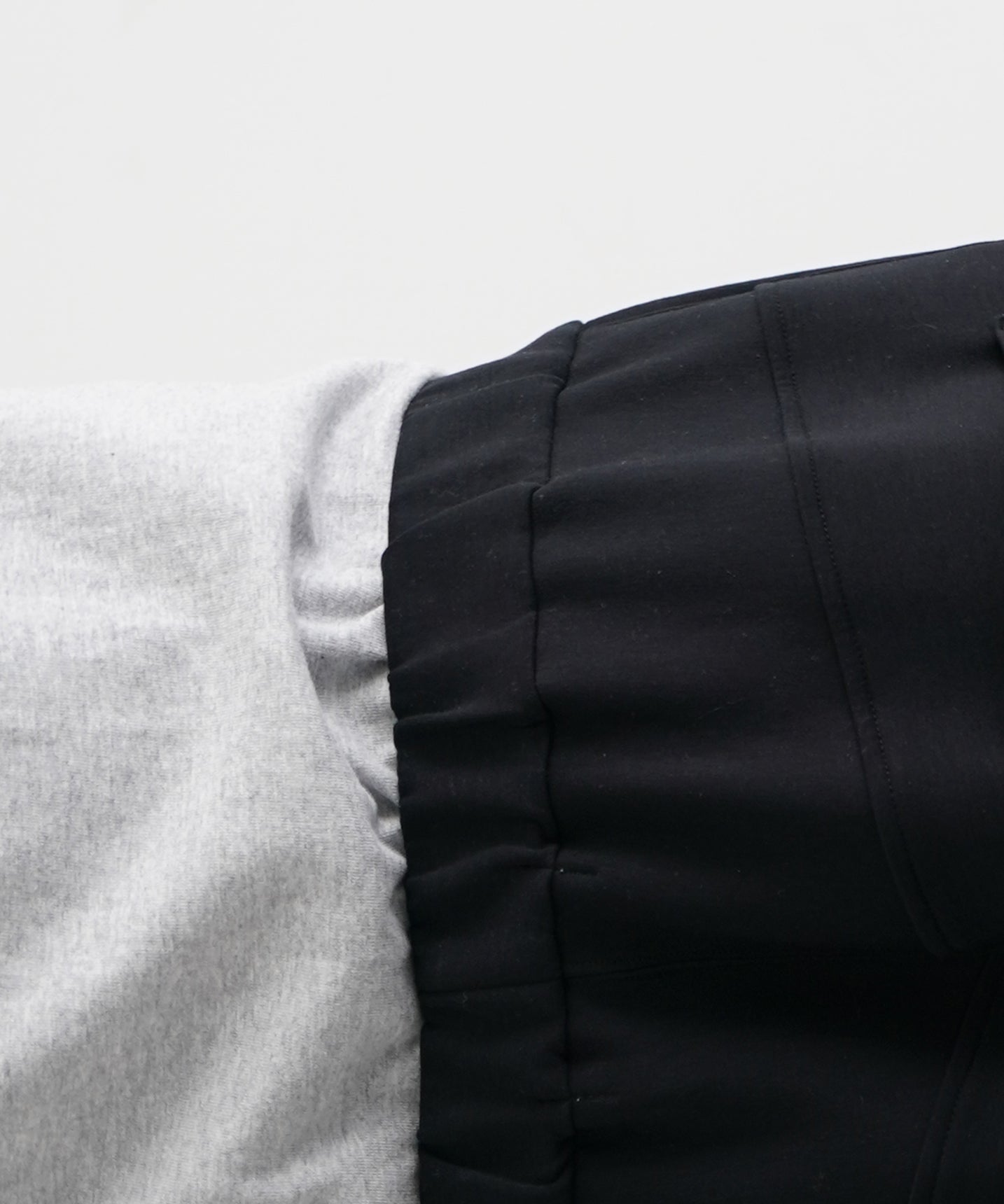 【EXCLUSIVE】NEONSIGN Wide tech slacks "BLACK"