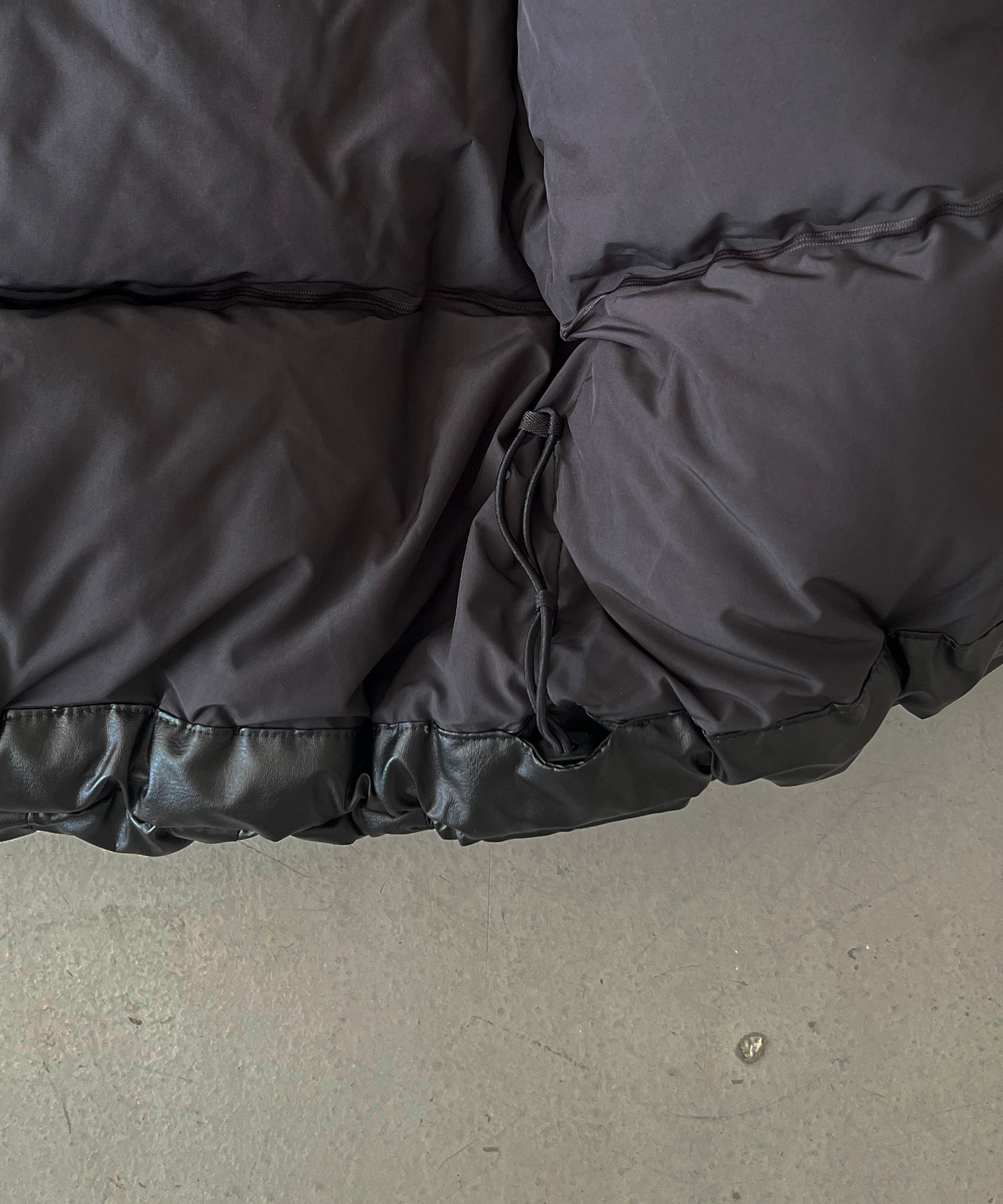 POST ARCHIVE FACTION(PAF) Cocoon Down "METALLIC BLACK"