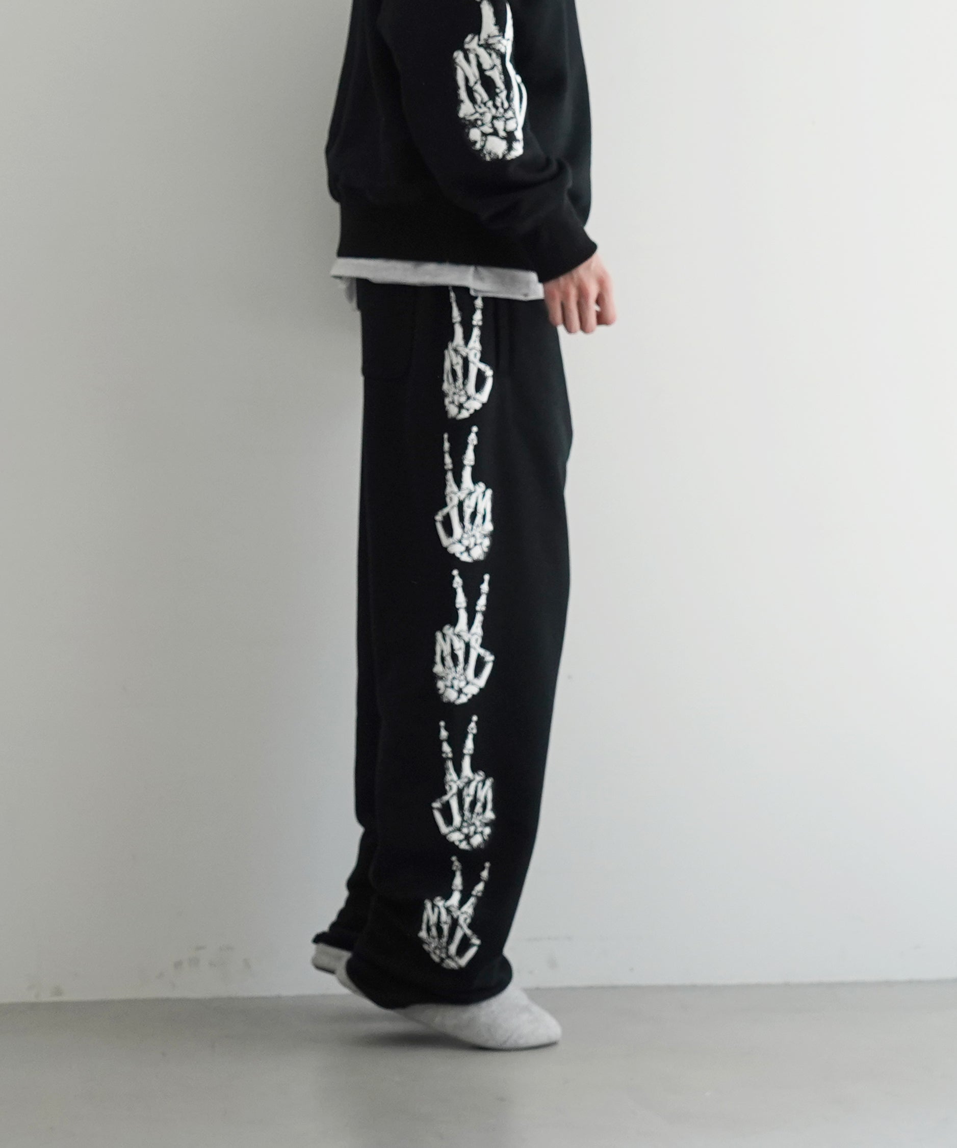 ensou. Peace sweatpants "BLACK"