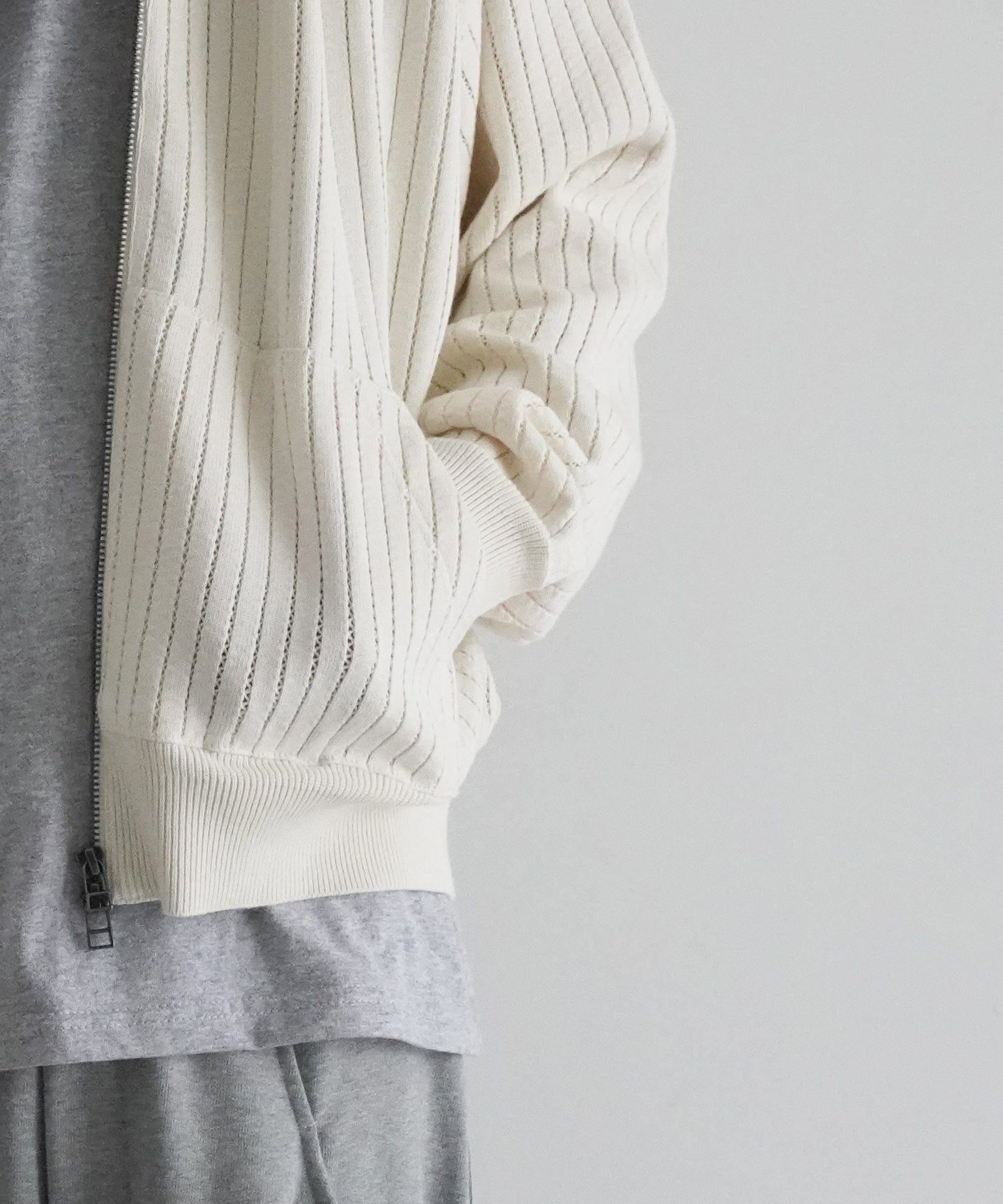 【EXCLUSIVE】crepuscule Stripe mesh drizzler "IVORY"