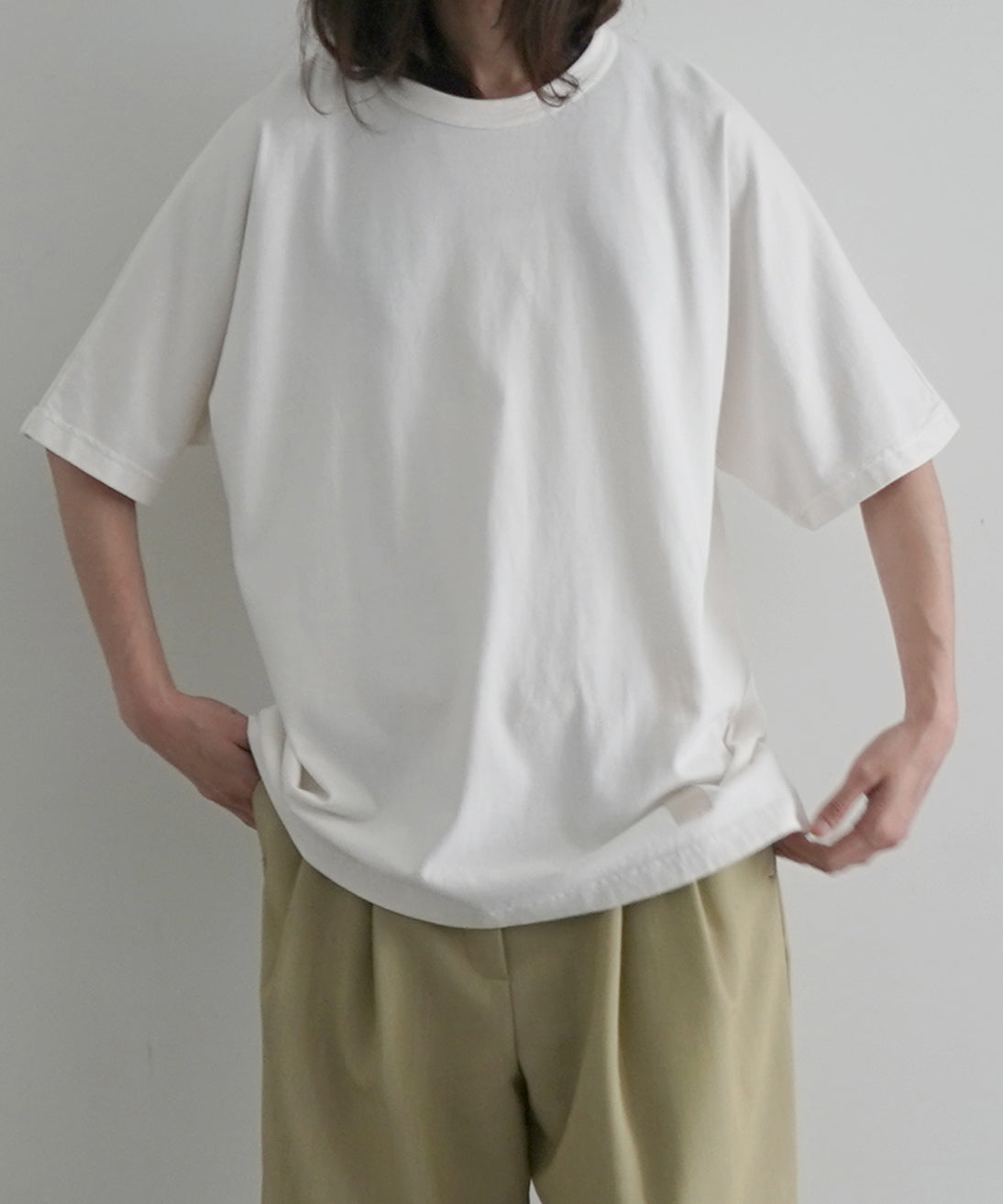 O- レイチョウルイラボ トップス Tシャツ