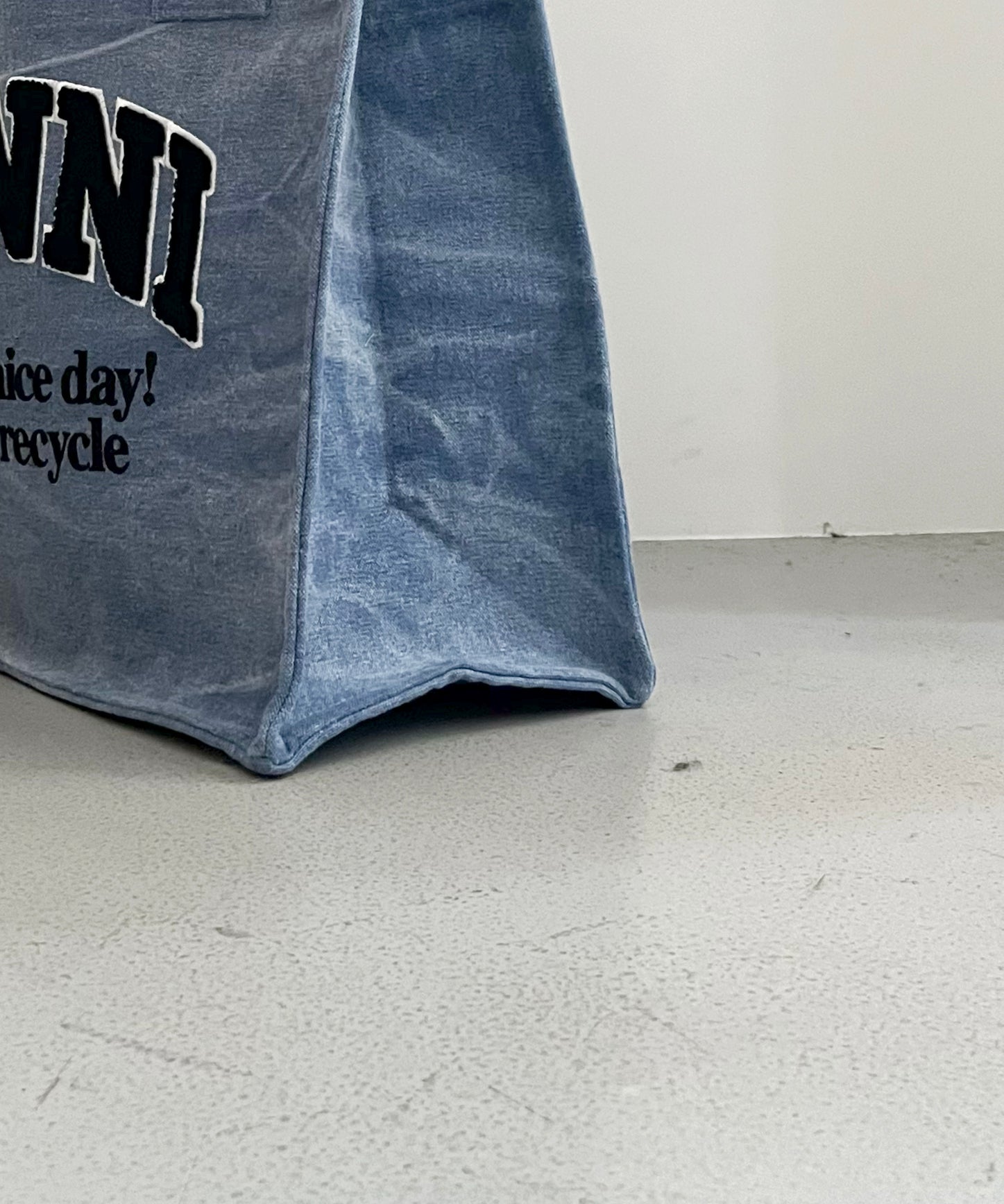 GANNI Large easy shopper "LIGHT BLUE VINTAGE"