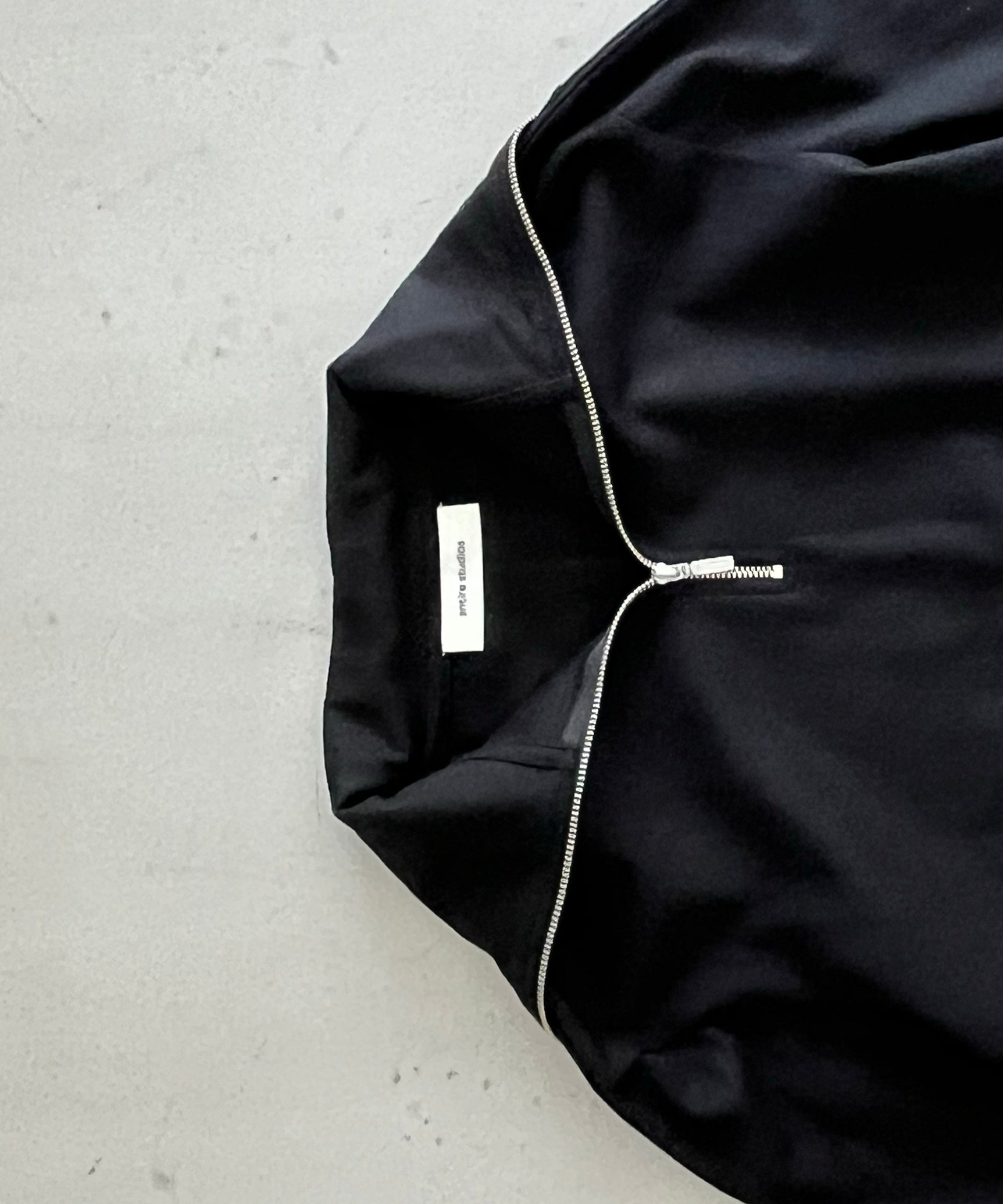 ENTIRE STUDIOS Apex wool top "BLACK"