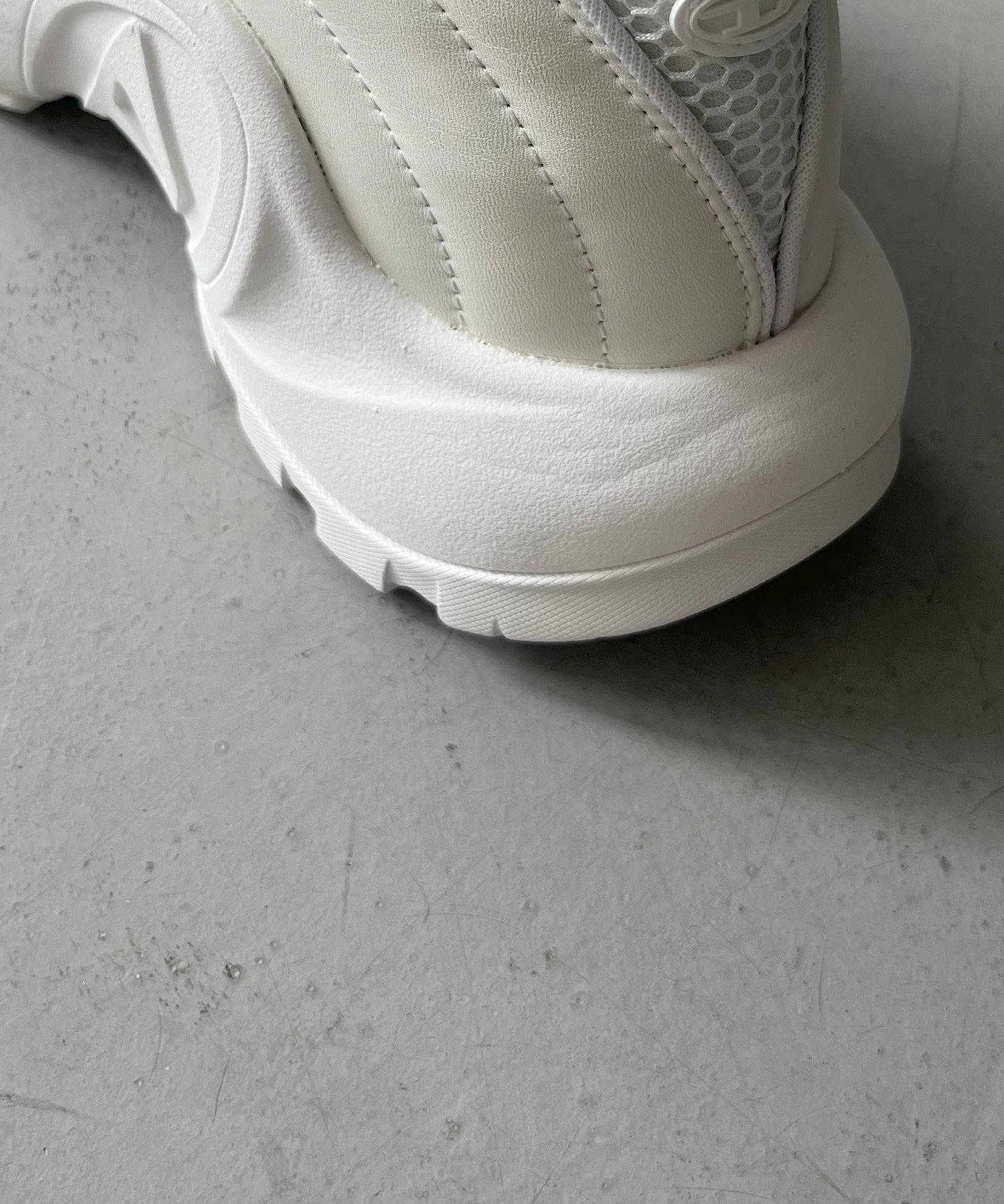 DIESEL S-d-runner x "WHITE"