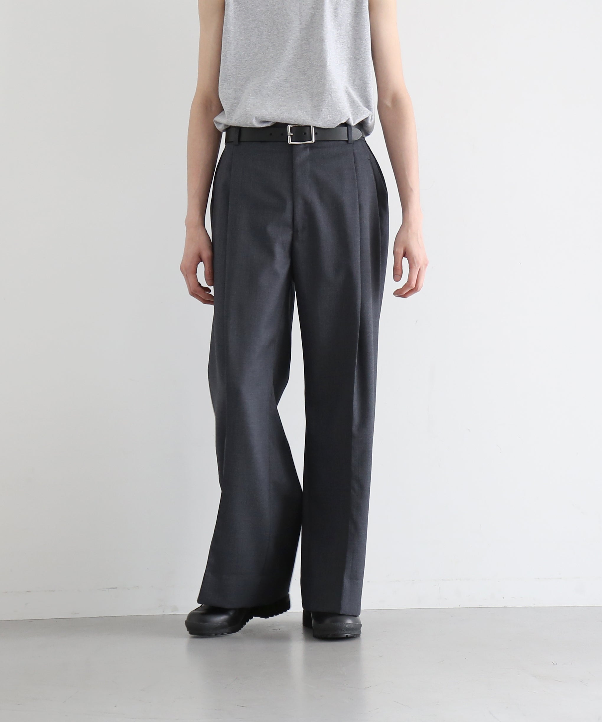 THIS No.1-B "TOP CHARCOAL"