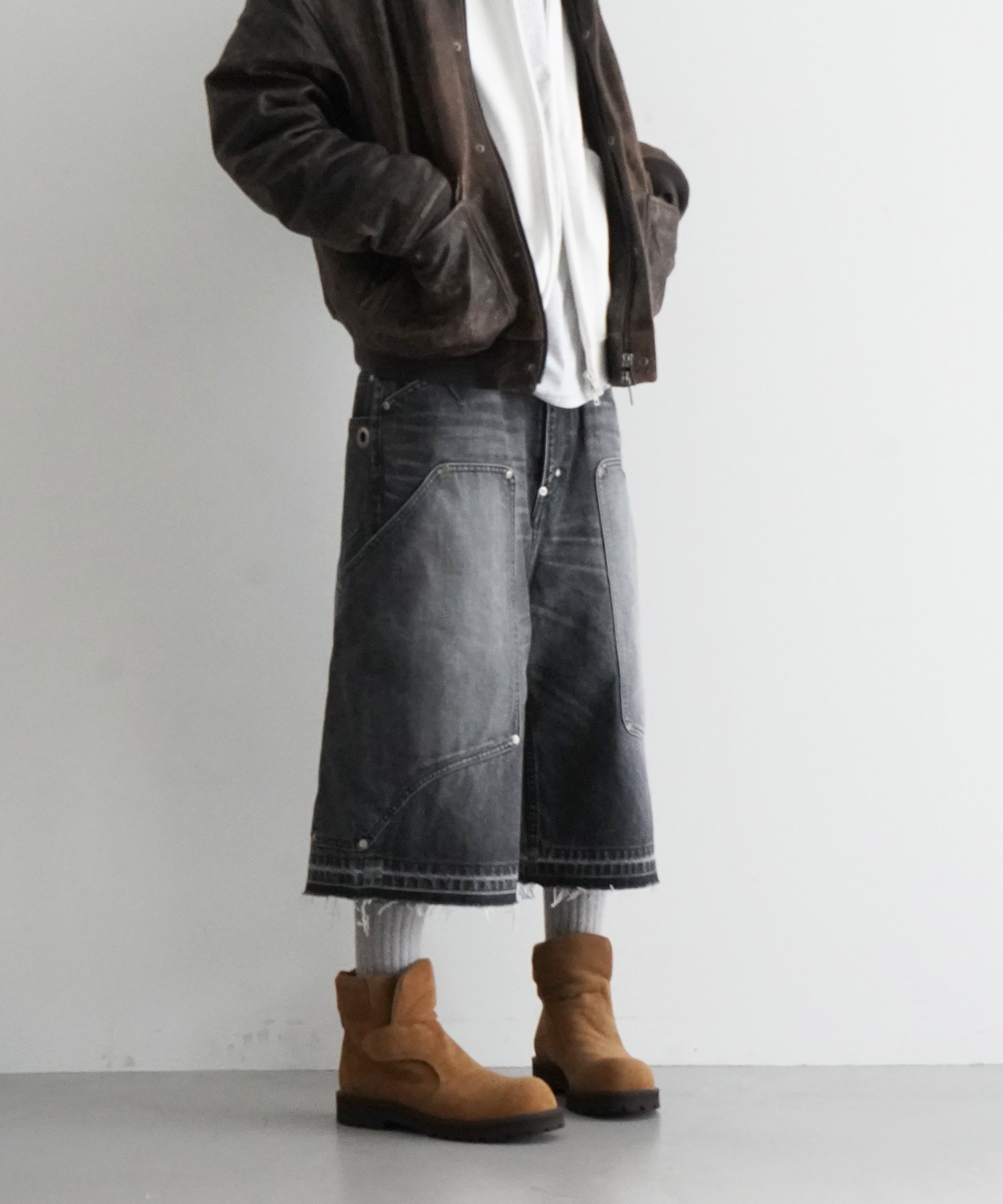 FAKE AS FLOWERS Newcommune aged baggy denim shorts "BLACK"