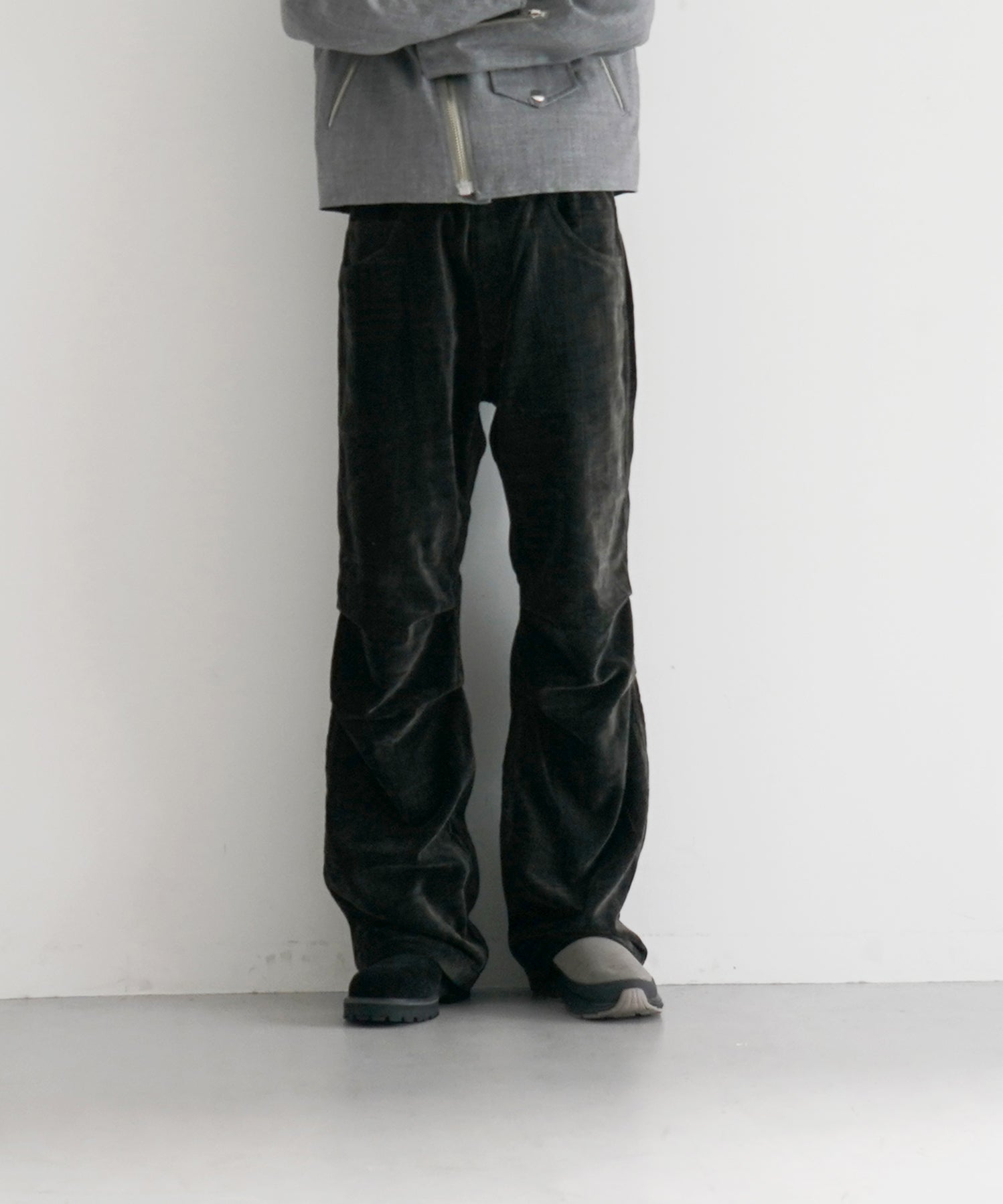 ensou. Derby pants "SUMI-DYED BLACK"