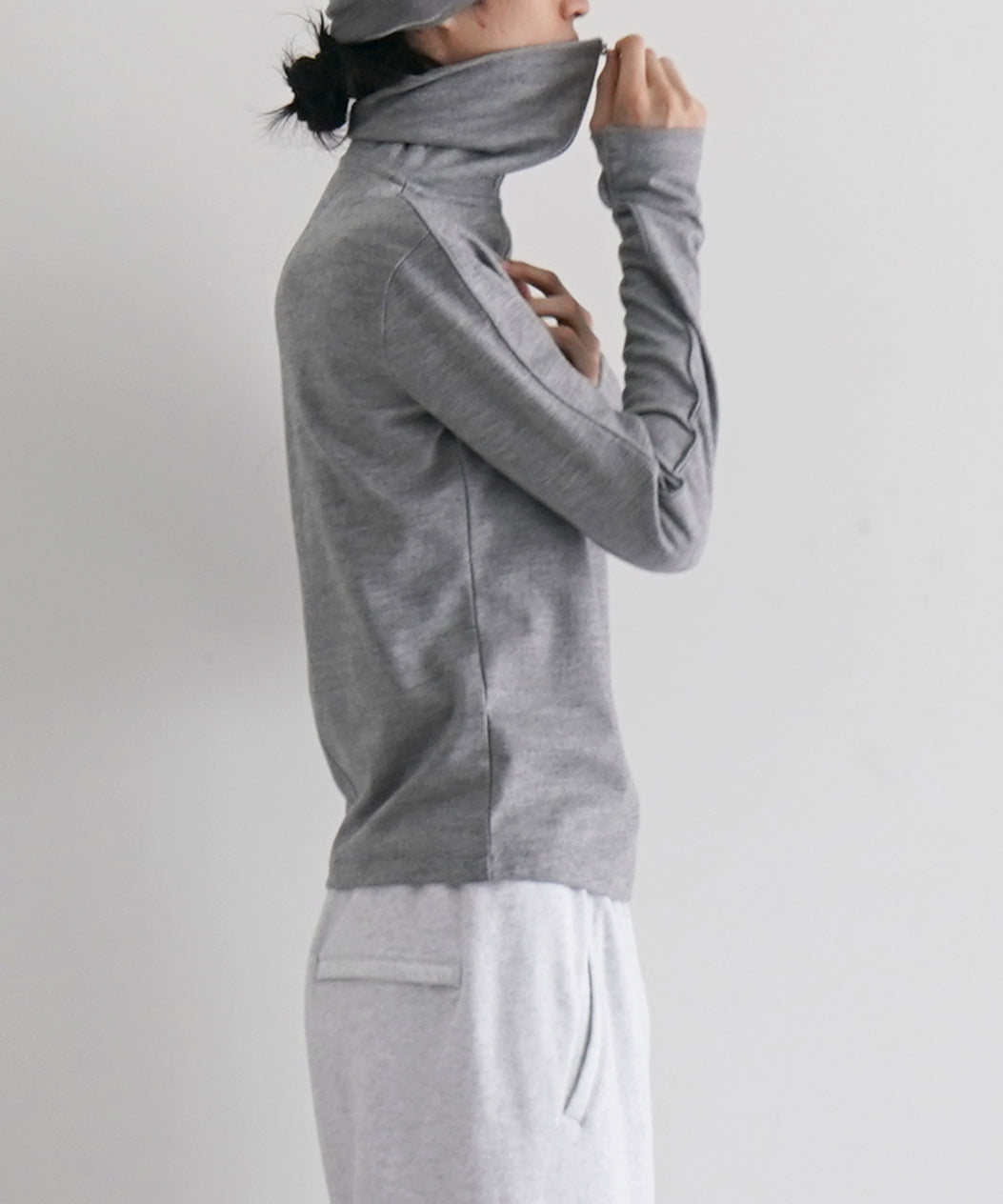 ENTIRE STUDIOS Apex wool top "DUST GREY"