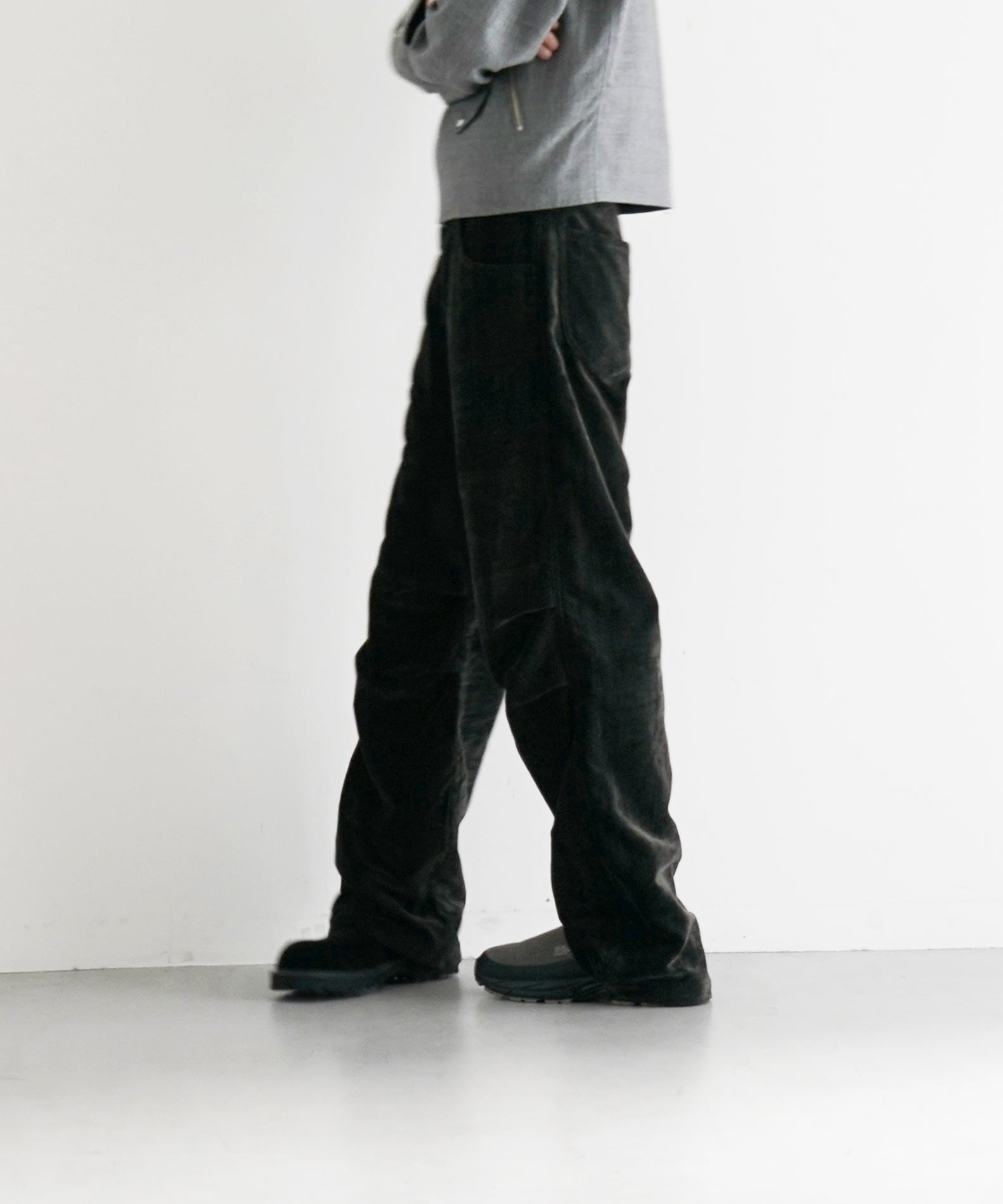 ensou. Derby pants "SUMI-DYED BLACK"