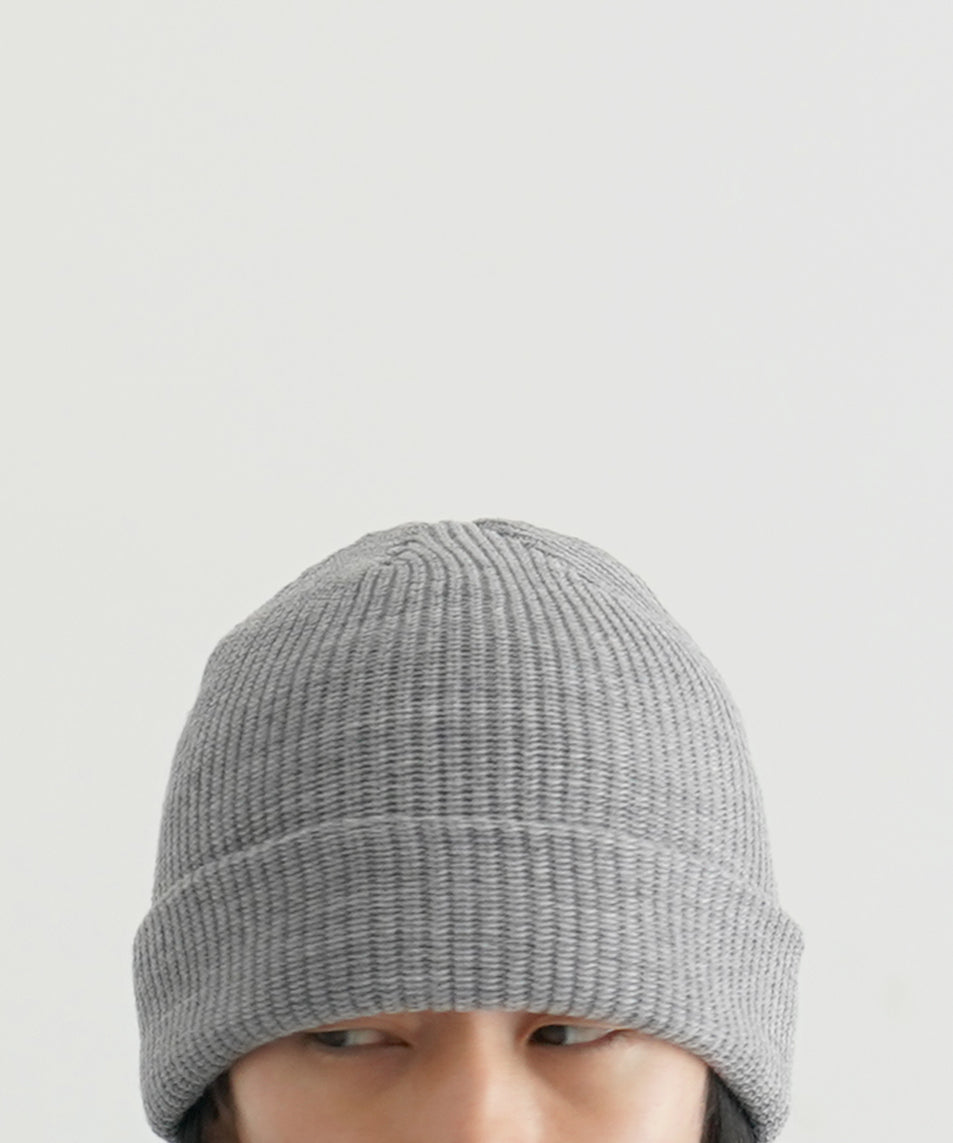 UNUSED Uh0472 beanie "GRAY"