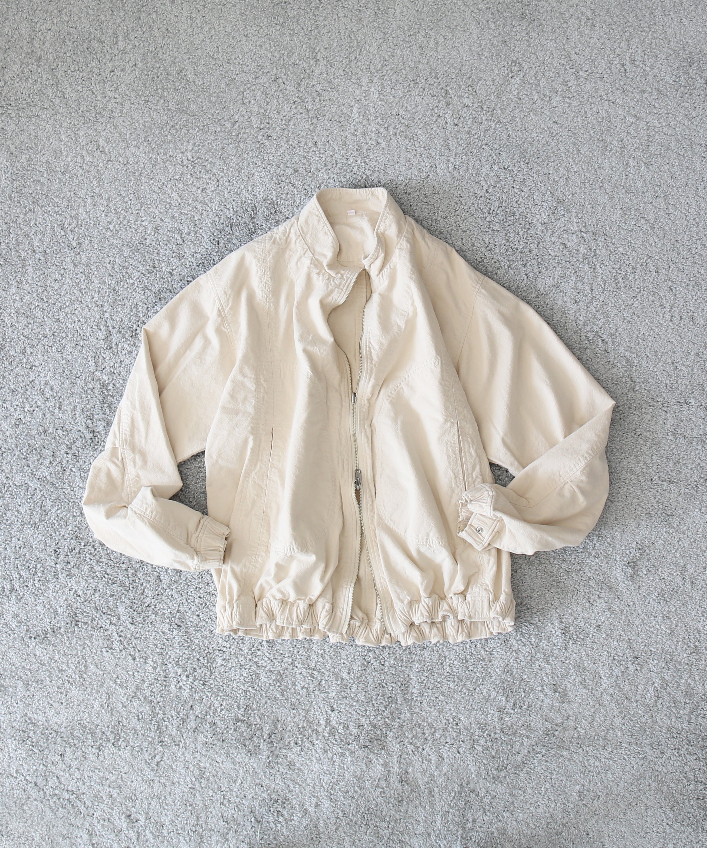 ISSUETHINGS 26a/106-c1/c-01 "NATURAL WHITE"