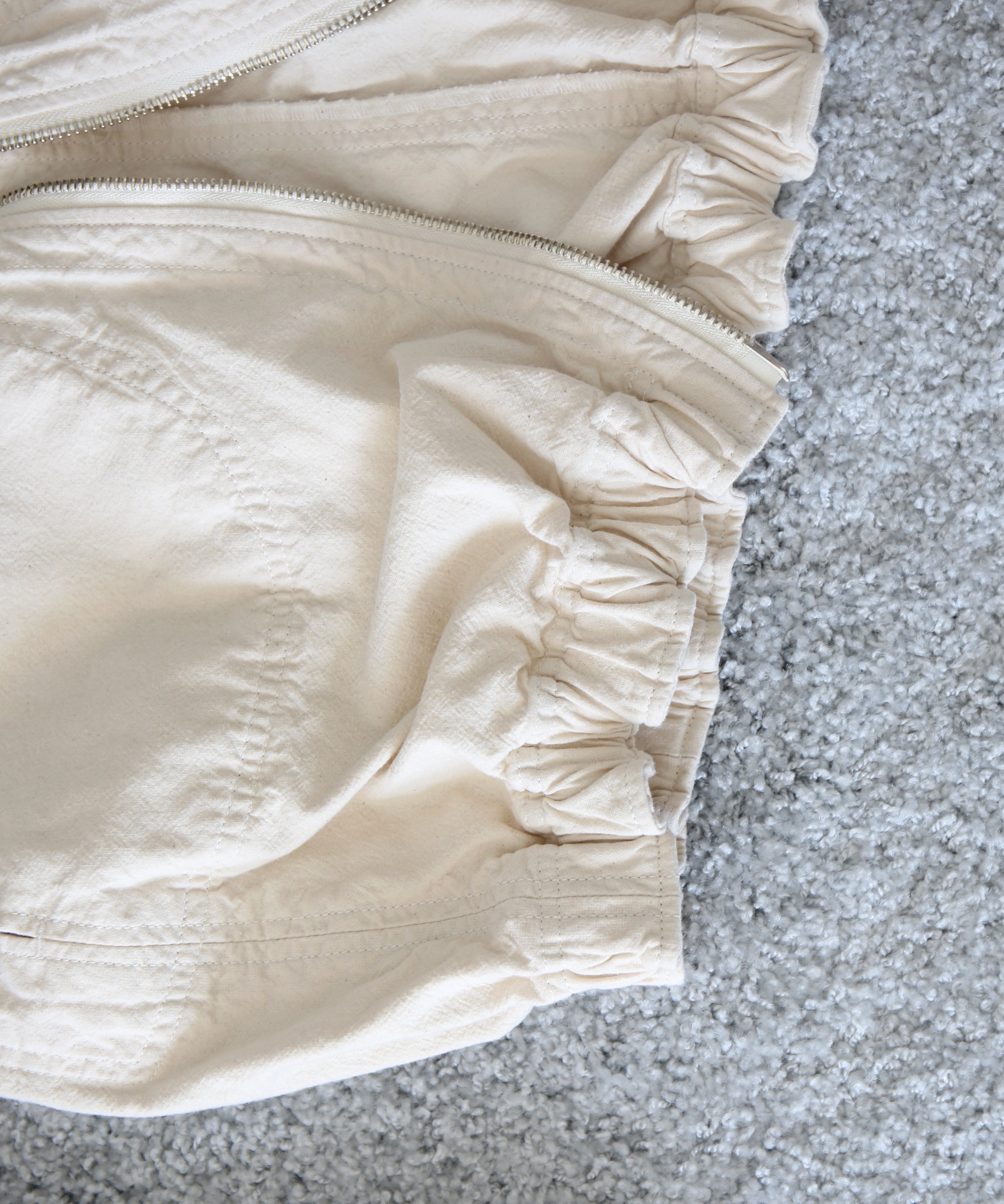 ISSUETHINGS 26a/106-c1/c-01 "NATURAL WHITE"