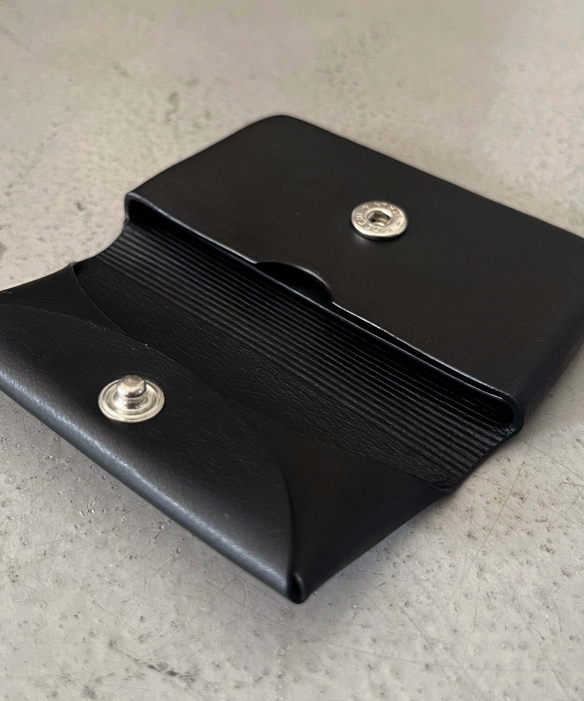 ED ROBERT JUDSON Molded purse "BLACK"