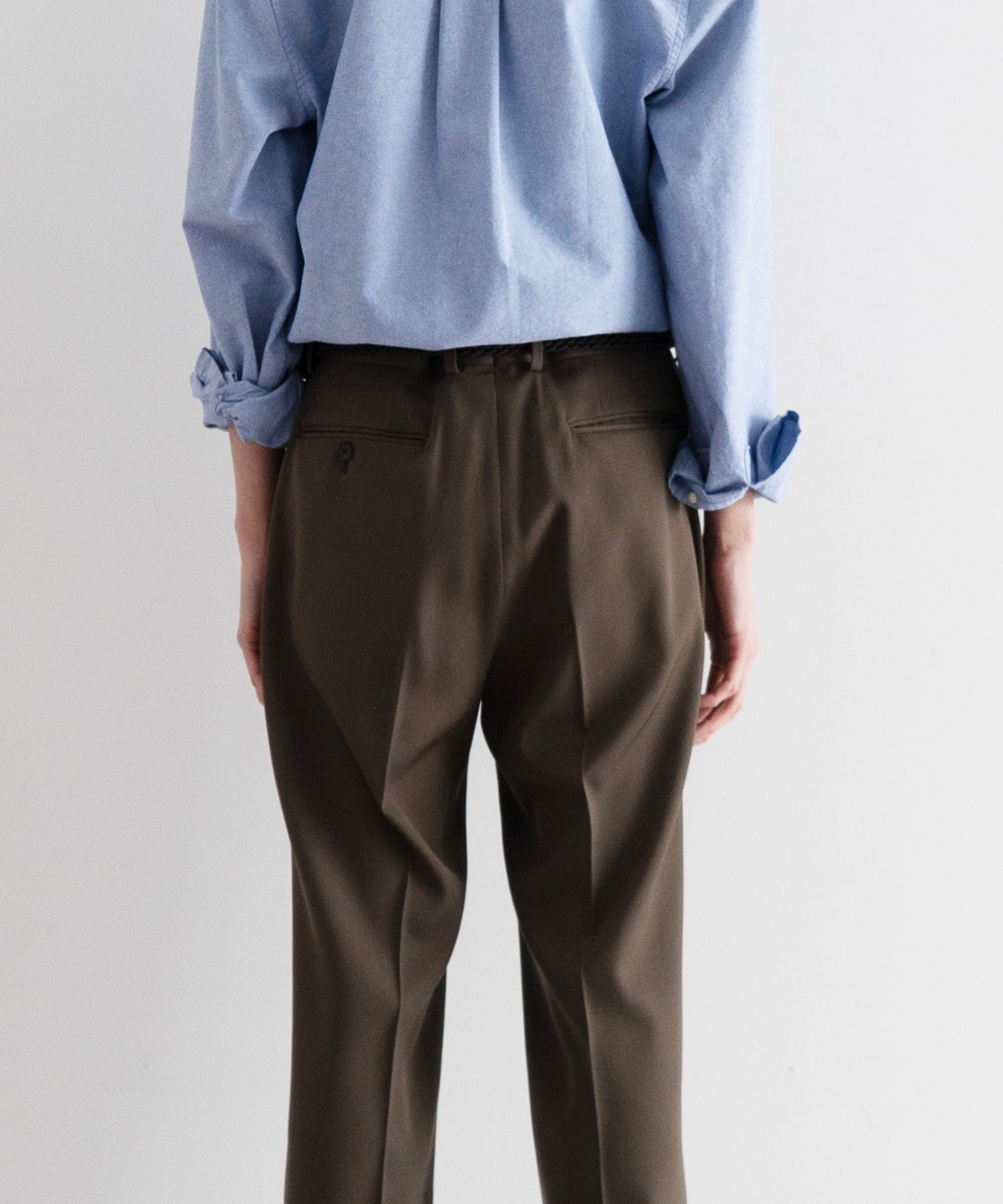 AURALEE Light wool max gabardine slacks "DARK OLIVE BROWN"