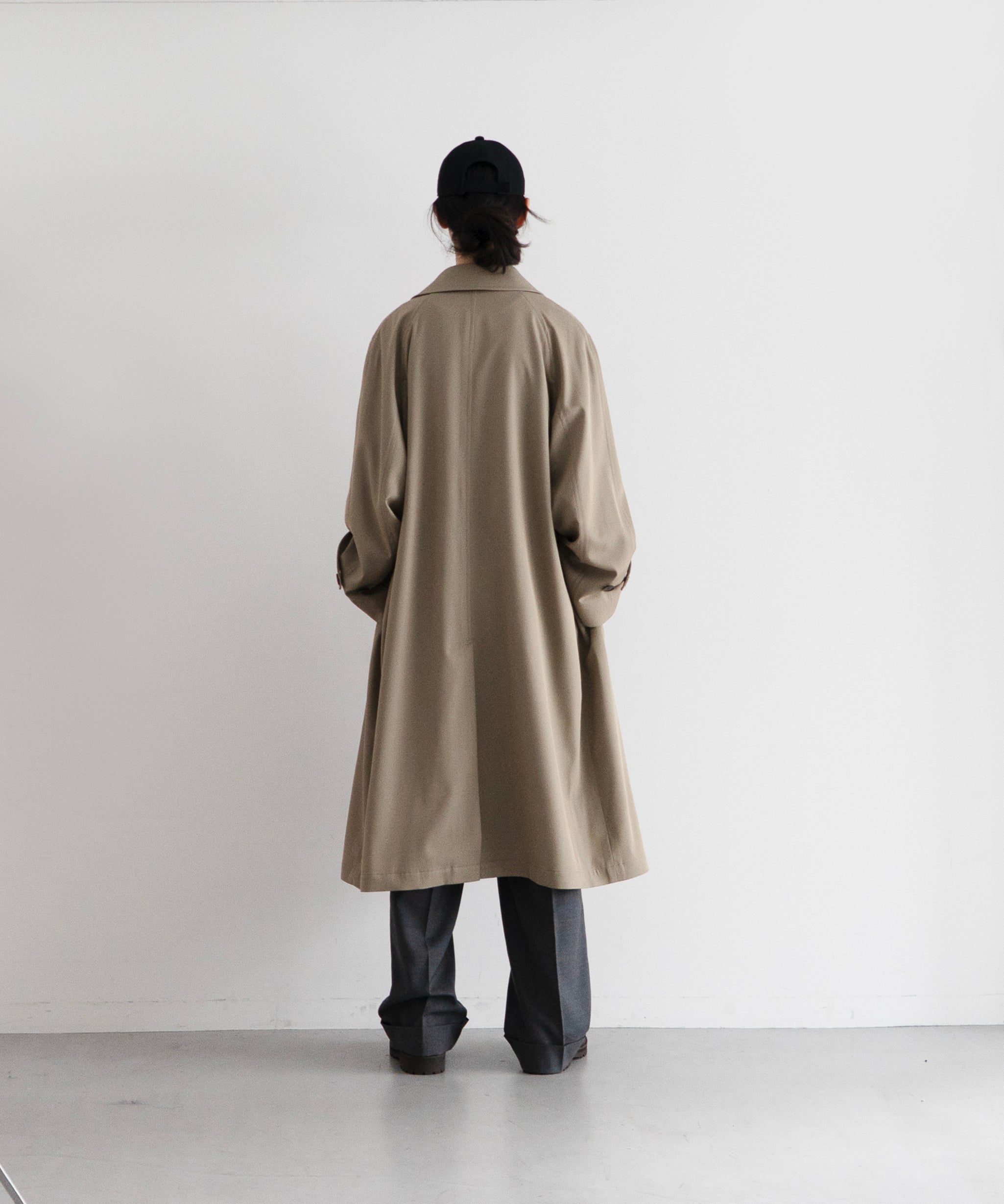 AURALEE Light wool max gabardine coat "KHAKI BEIGE CHAMBRAY"