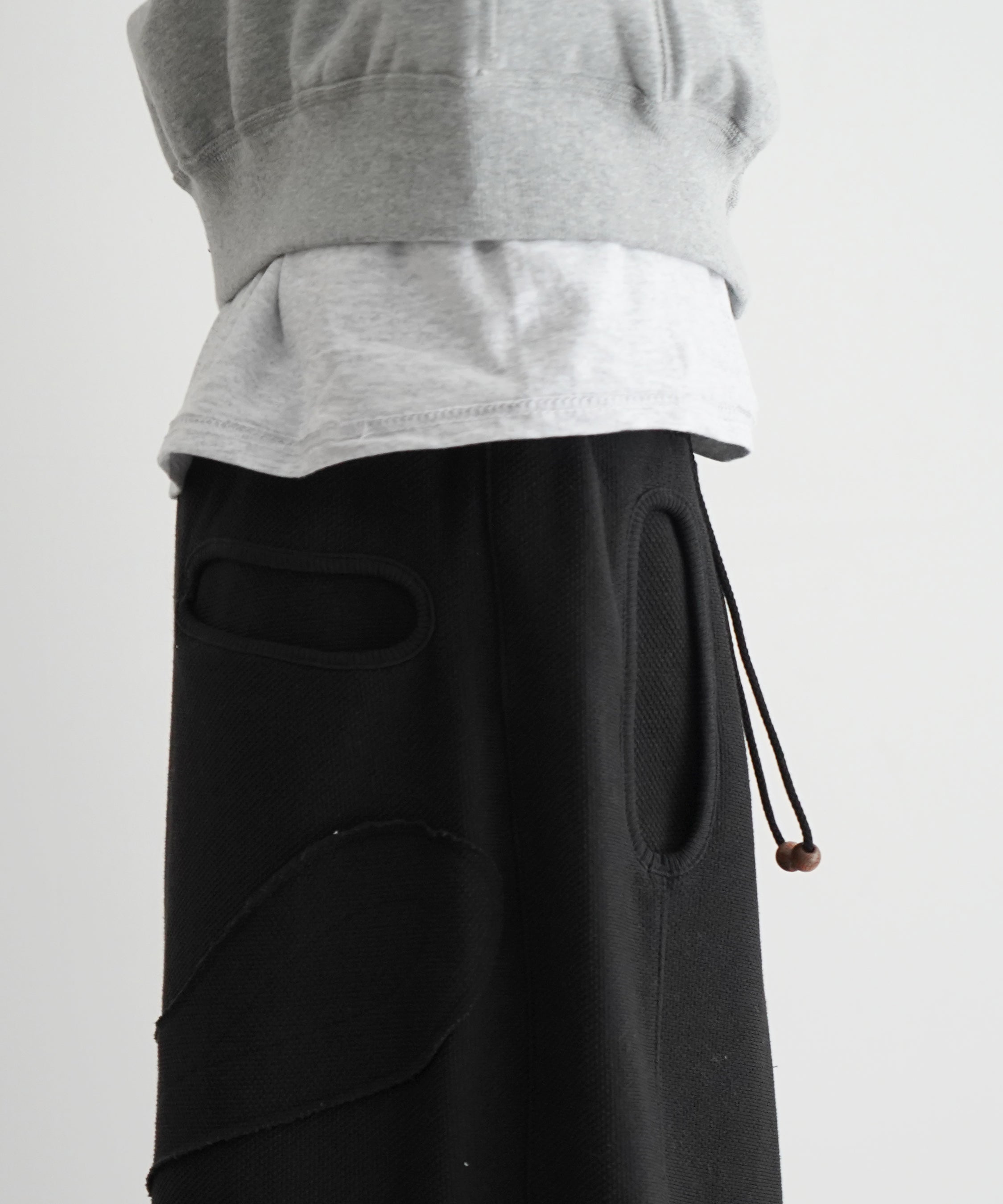 JIAN YE Orbit pants "BLACK"