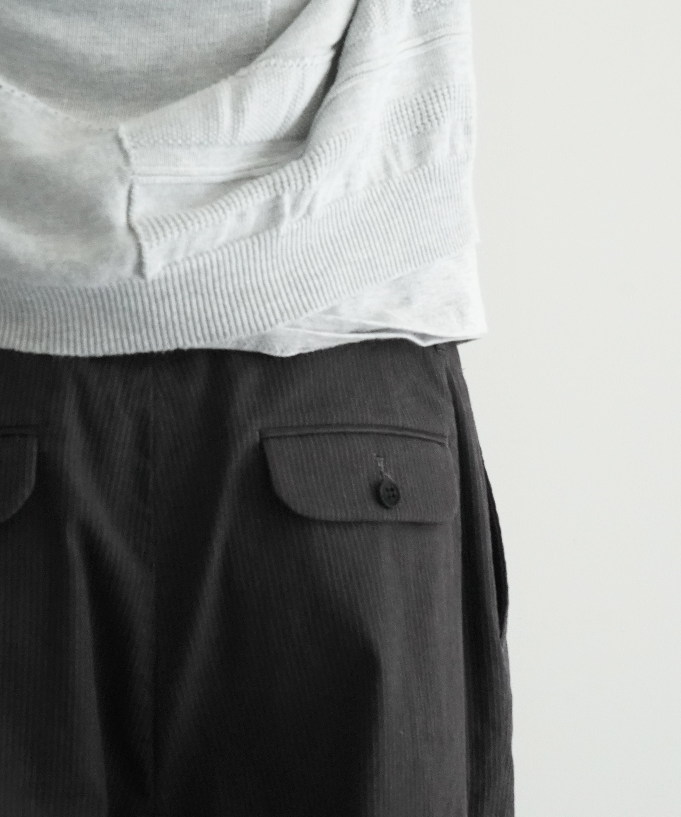 WHOWHAT 2tuck trousers "BLACK × PINK"