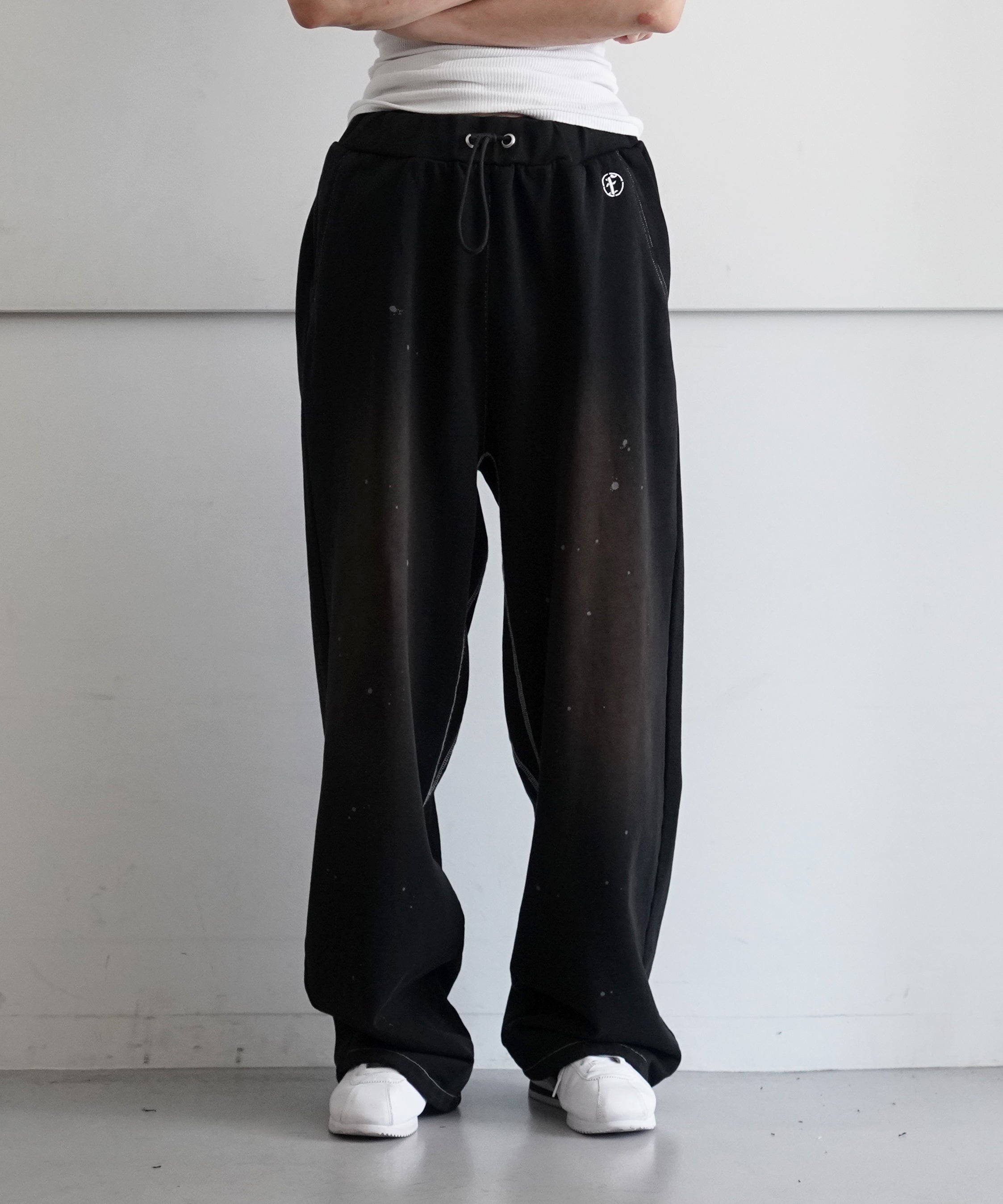 FAKE AS FLOWERS AGED BAGGY SWEAT PANTS 