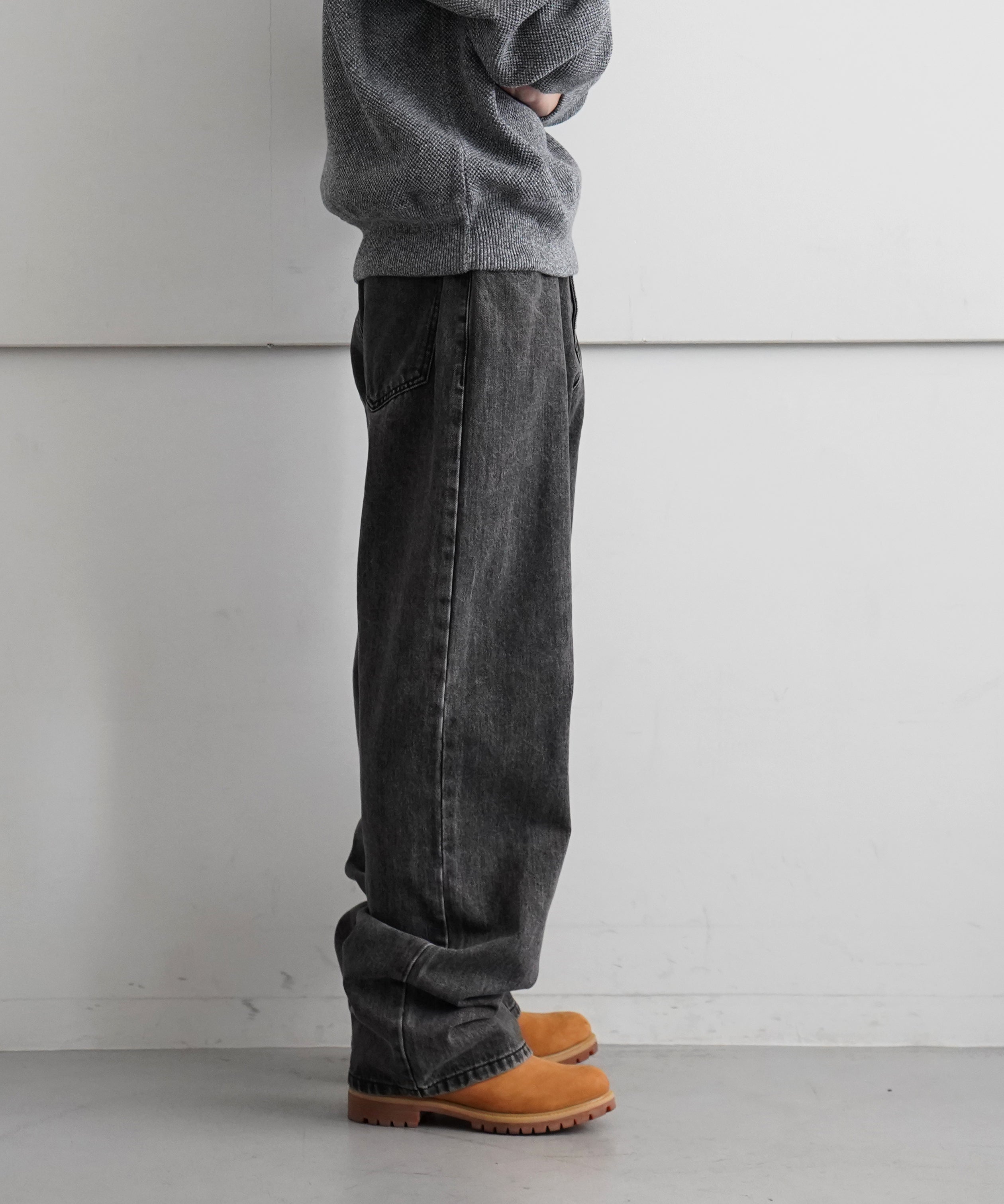 Basketcase lax baggy denim "FADED BLACK"