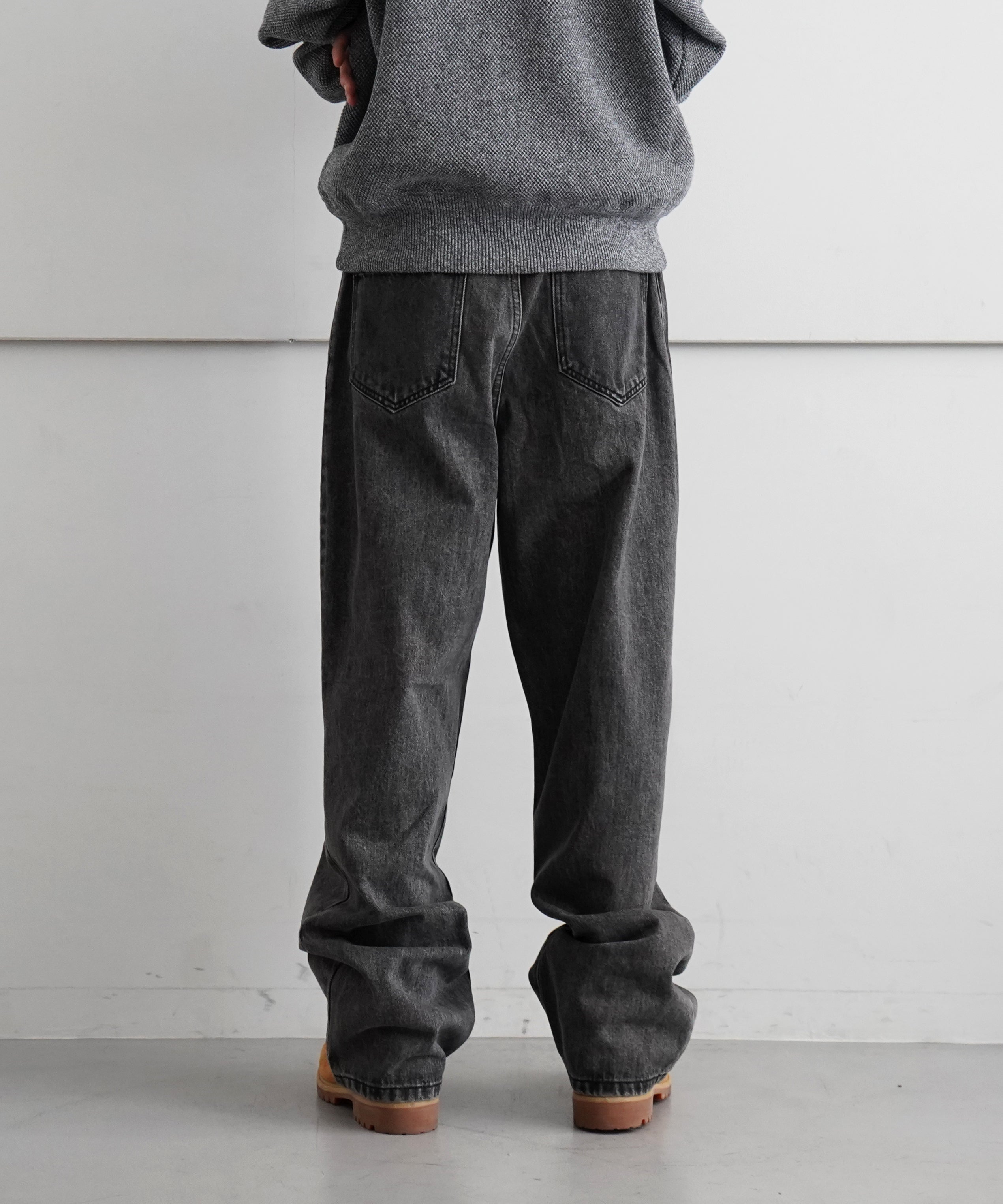 Basketcase lax baggy denim "FADED BLACK"