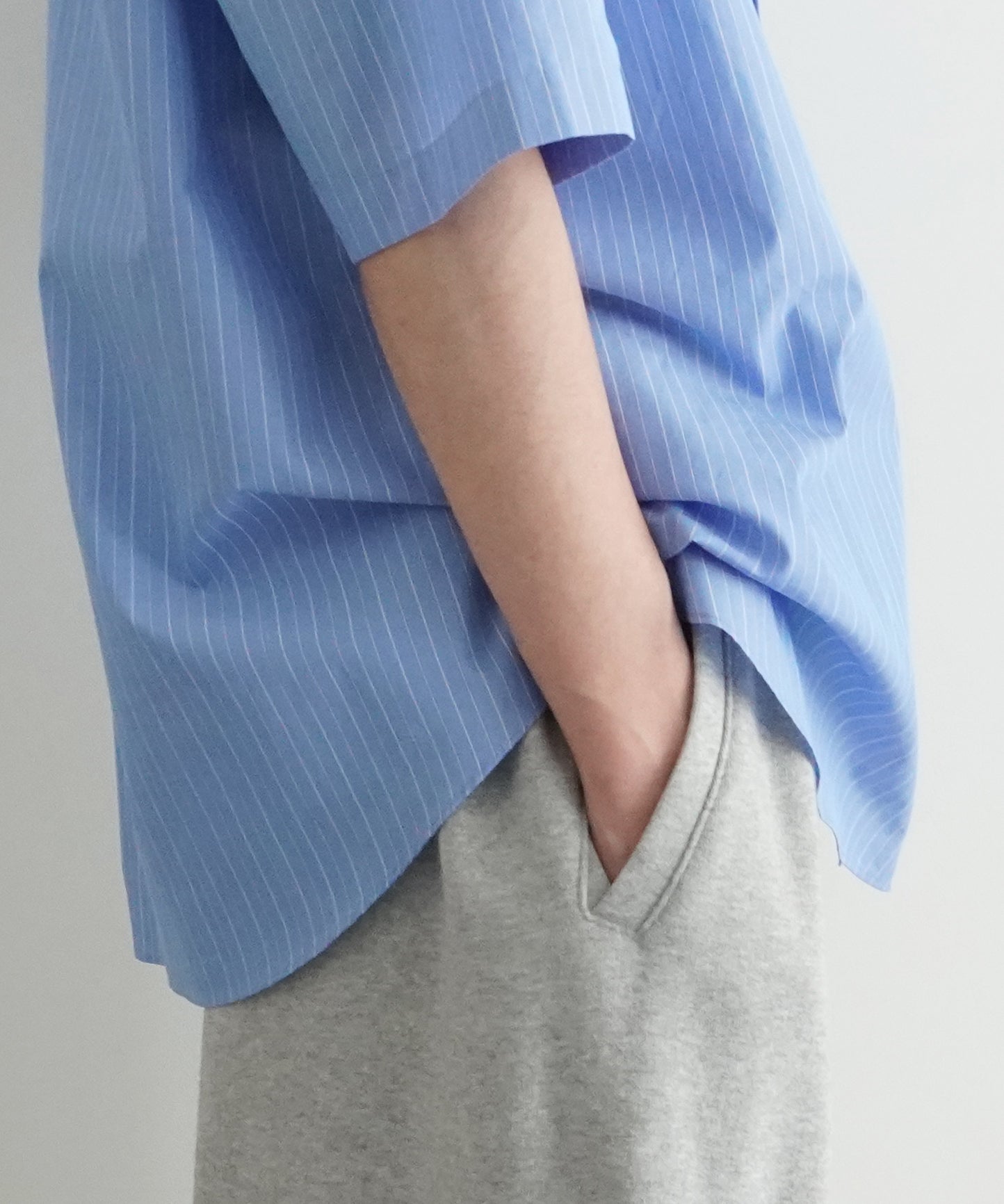 AURALEE Suvin high count cloth stripe half sleeved shirt "BLUE STRIPE"