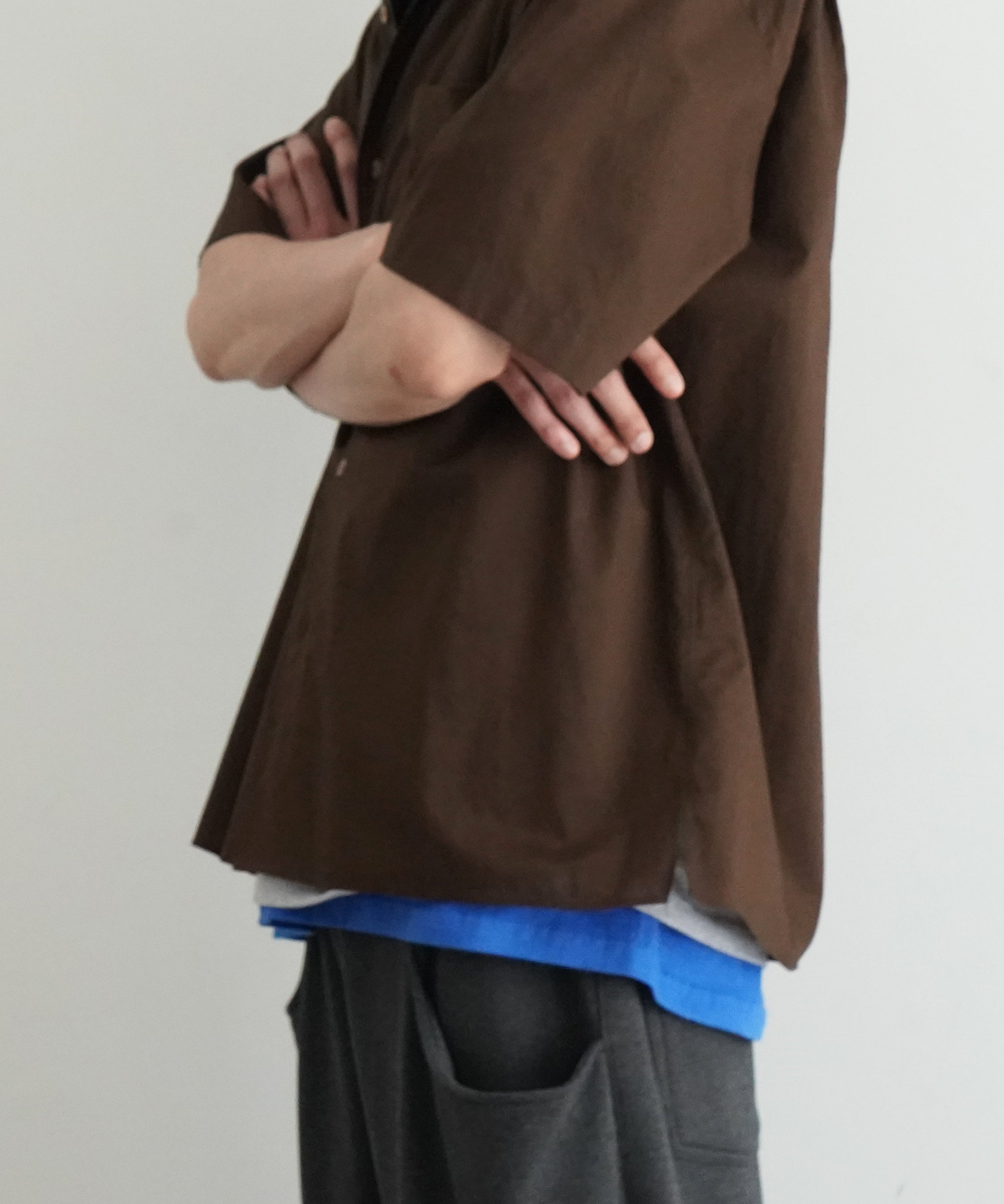 AURALEE Washed finx typewriter open collar half sleeved shirt "DARK BROWN"