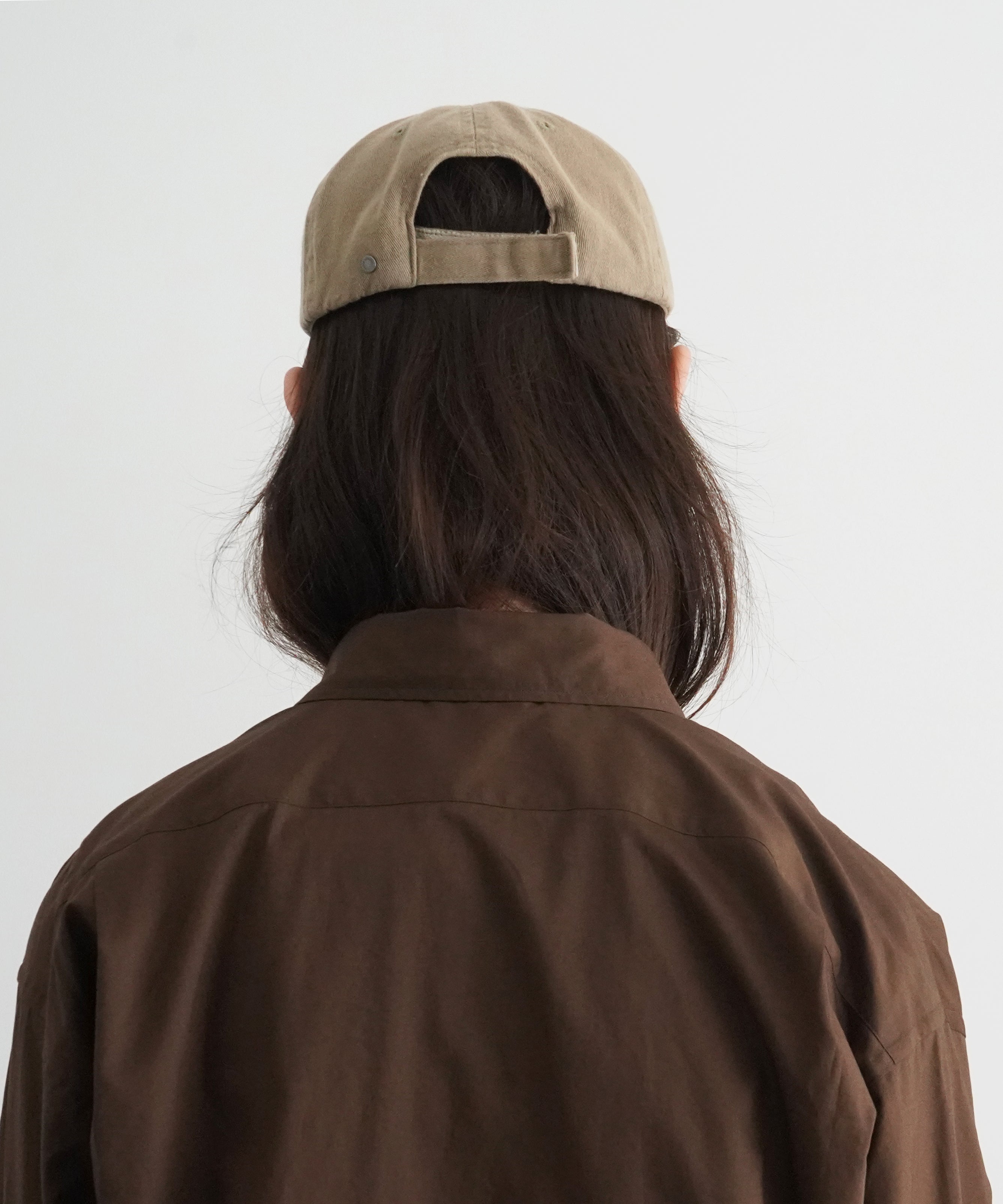 AURALEE Washed finx typewriter button down shirt "DARK BROWN"