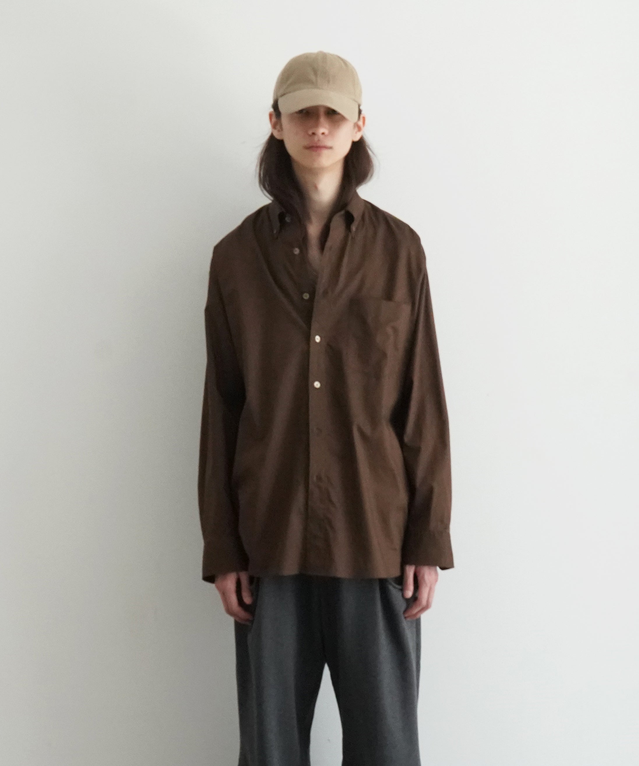 AURALEE Washed finx typewriter button down shirt "DARK BROWN"