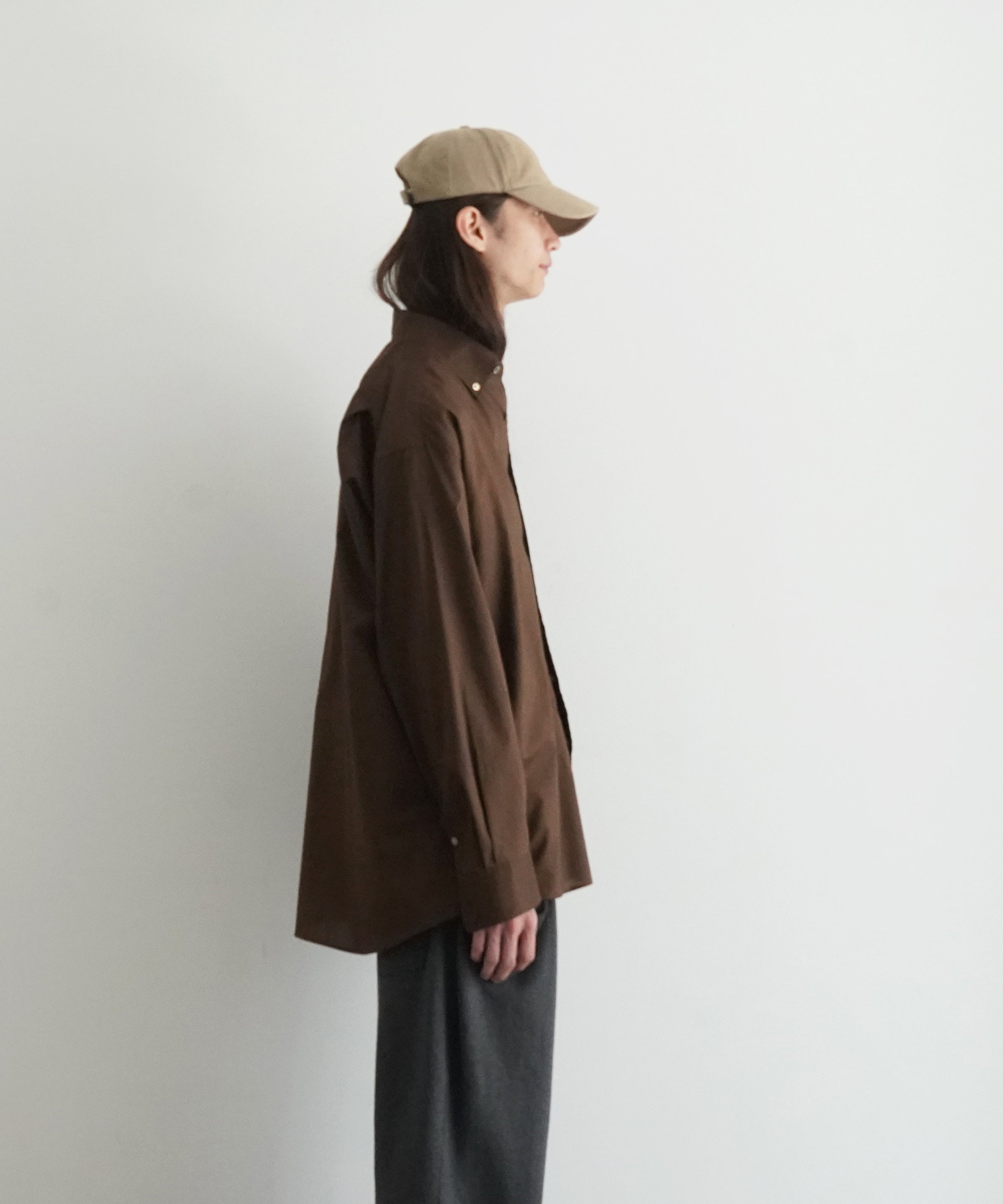 AURALEE Washed finx typewriter button down shirt "DARK BROWN"