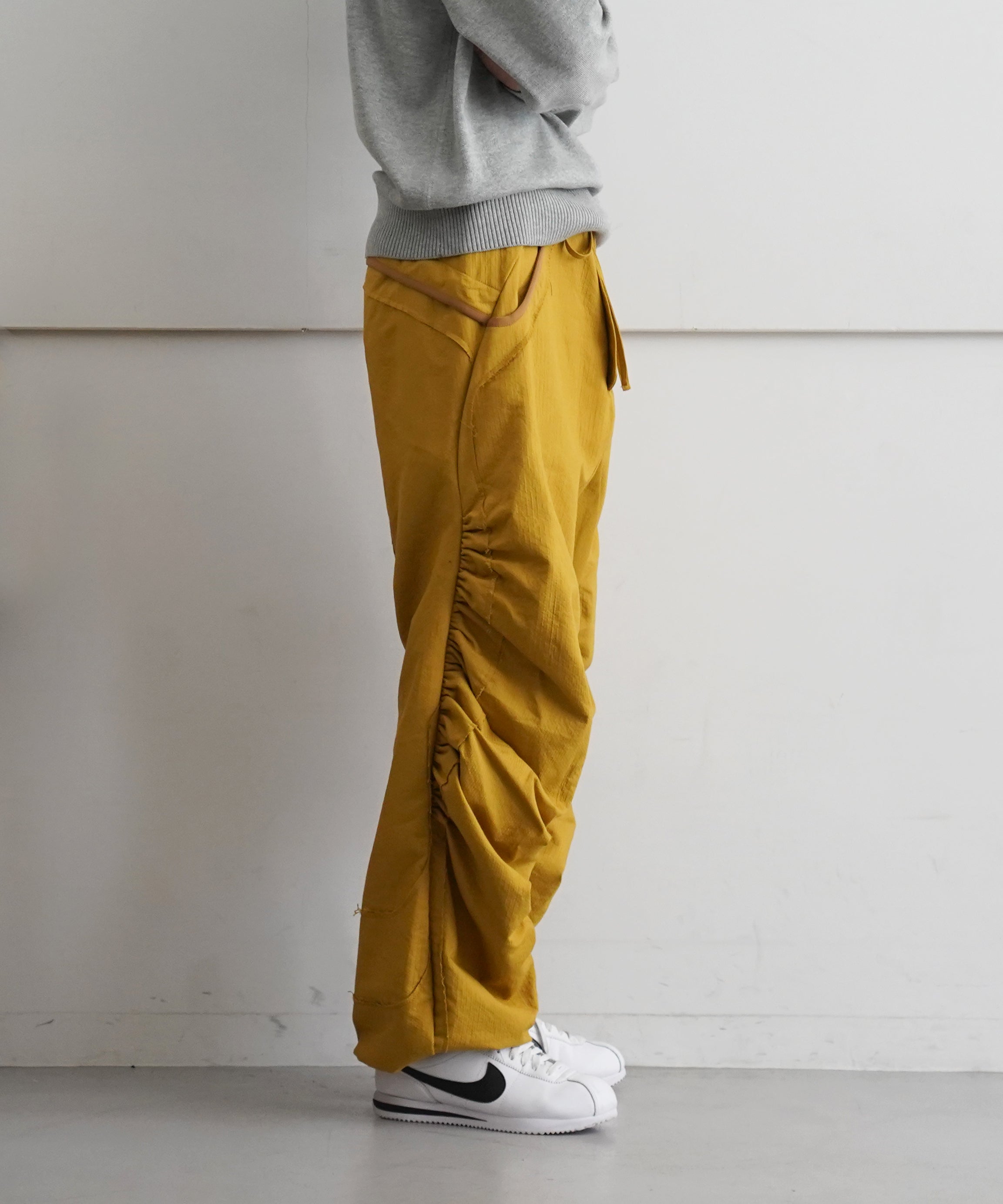 JIAN YE Hydra pants "MUSTARD"