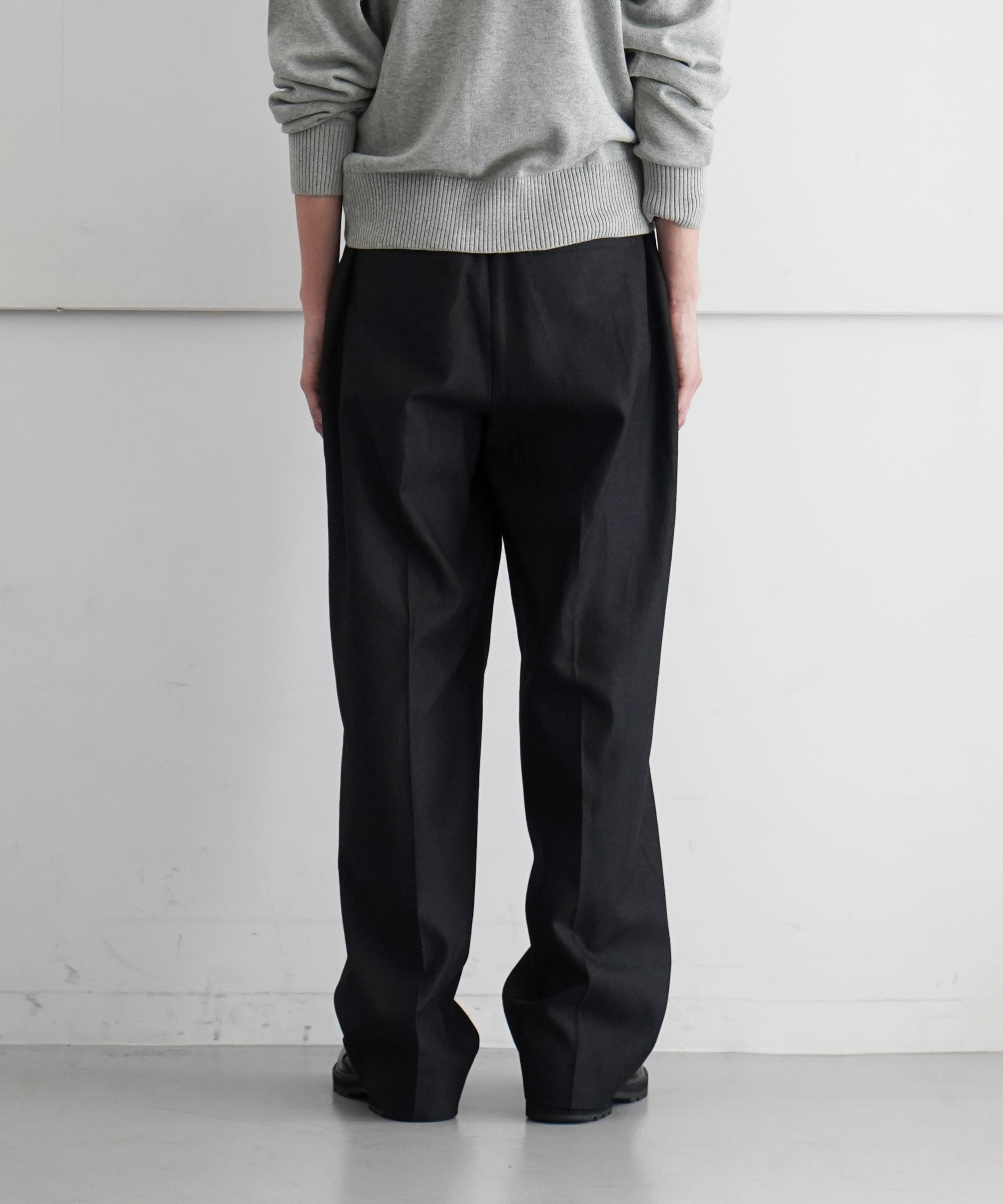 OUR LEGACY Borrowed chino "DRAPING BLACK CANVAS"