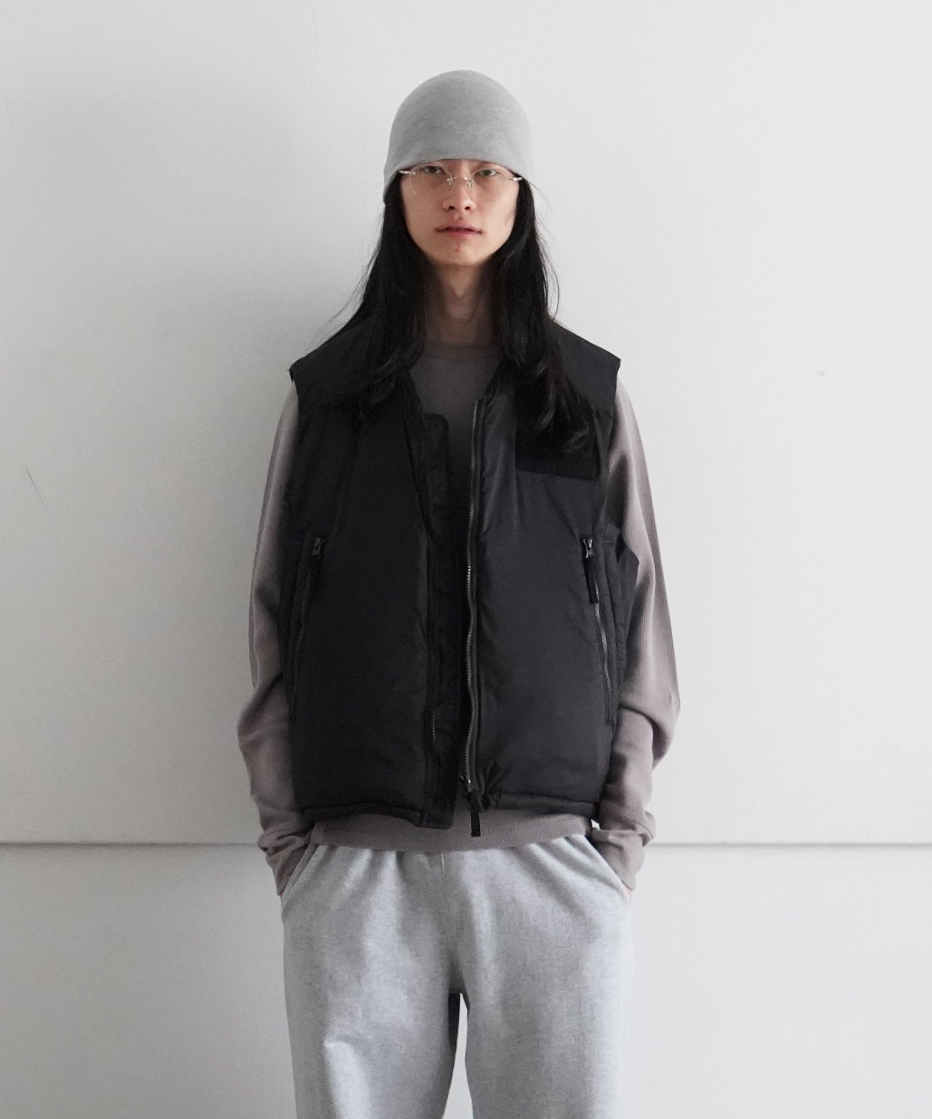 O- レイチョウルイラボ アウター ダウンベスト