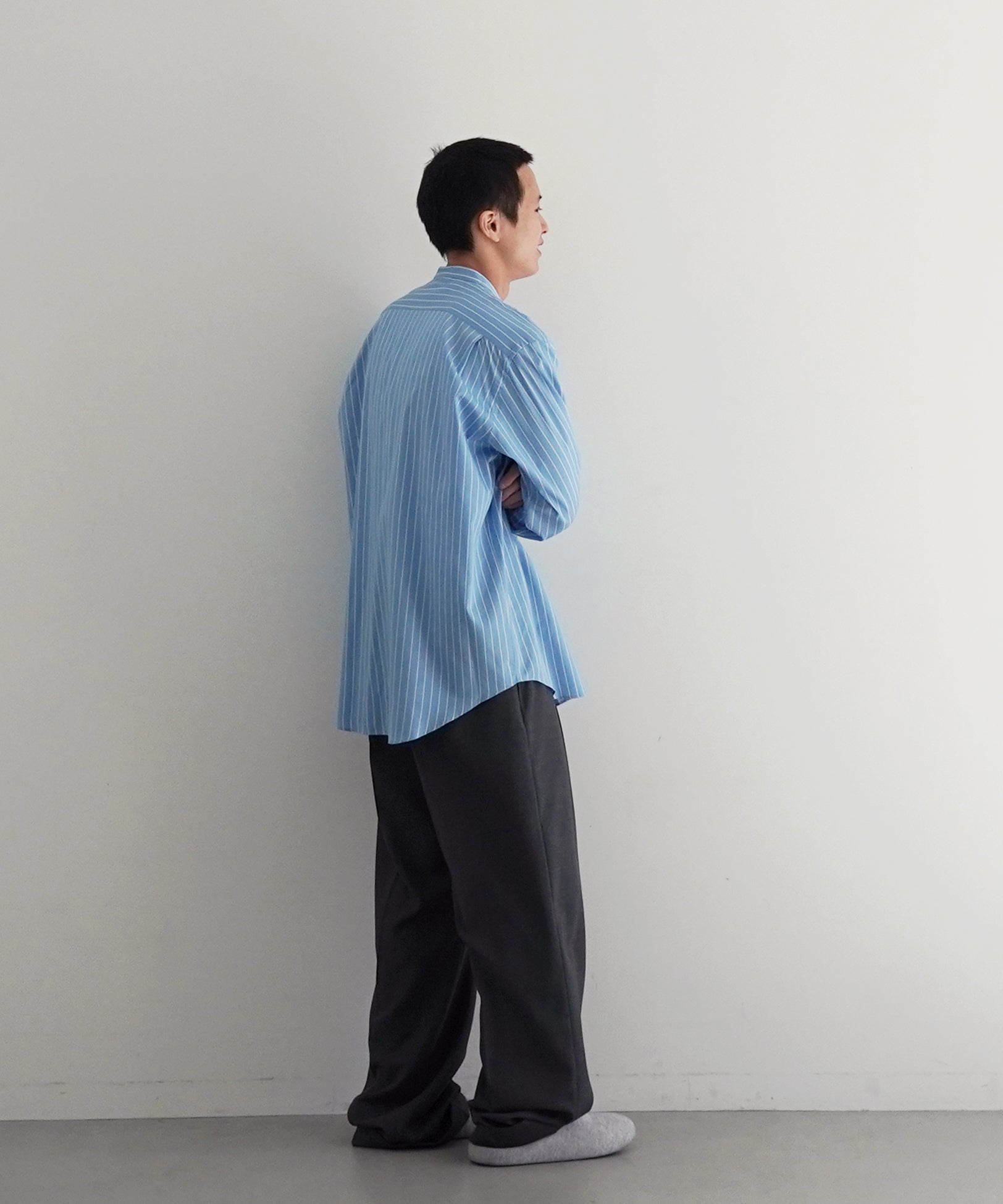 AURALEE Cotton silk stripe stand collar shirt "SAX BLUE STRIPE"