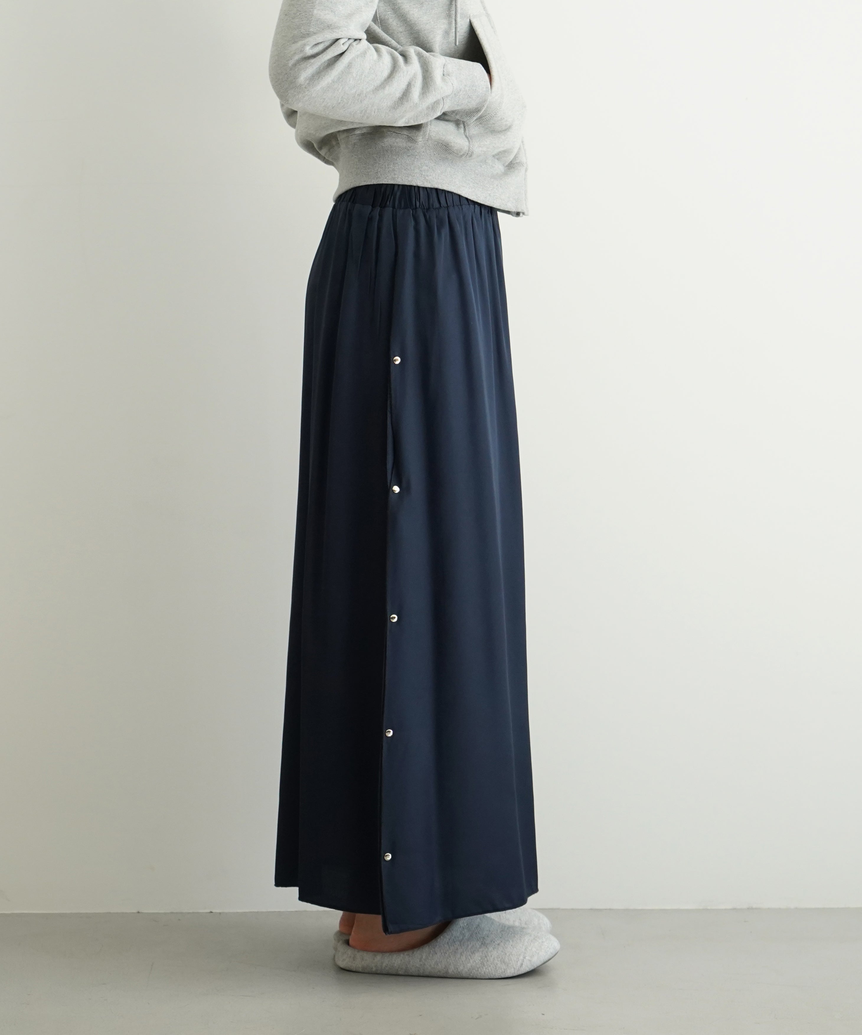 Baserange Clavo skirt "BLUE BLACK"