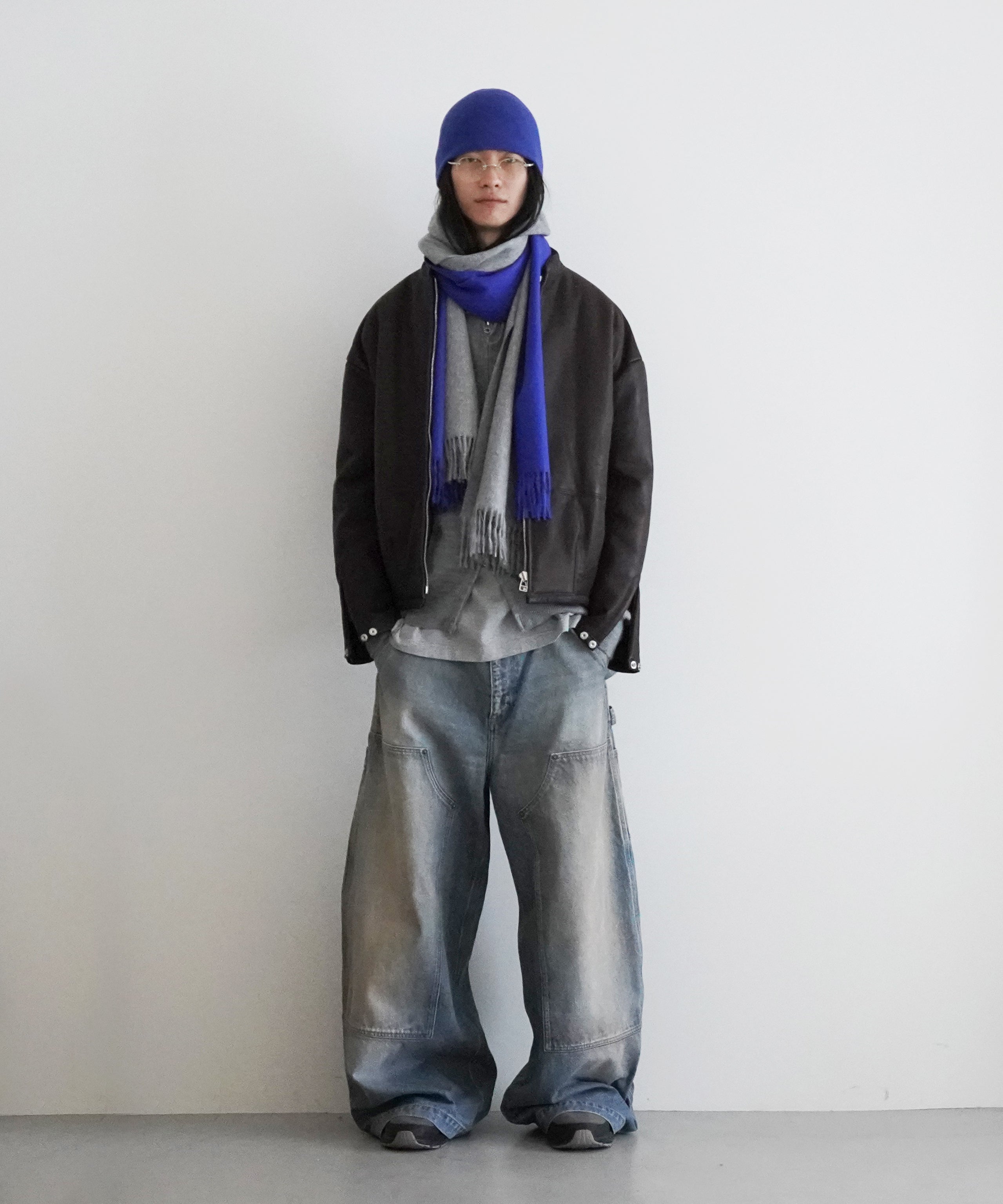 The Inoue Brothers Brushed scarf "ELECTRIC BLUE"
