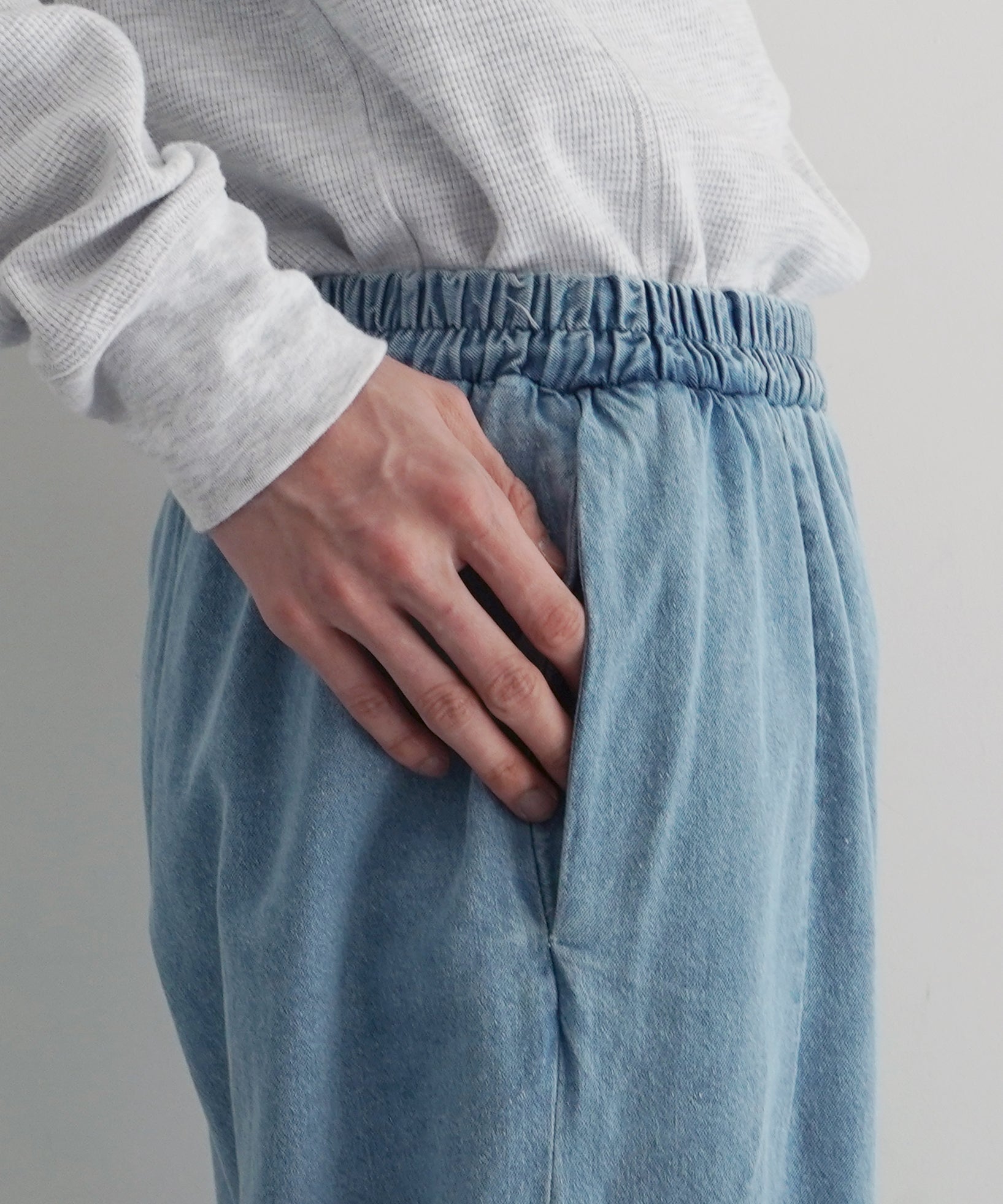 Baserange Cravat pants "LIGHT BLUE WASH"