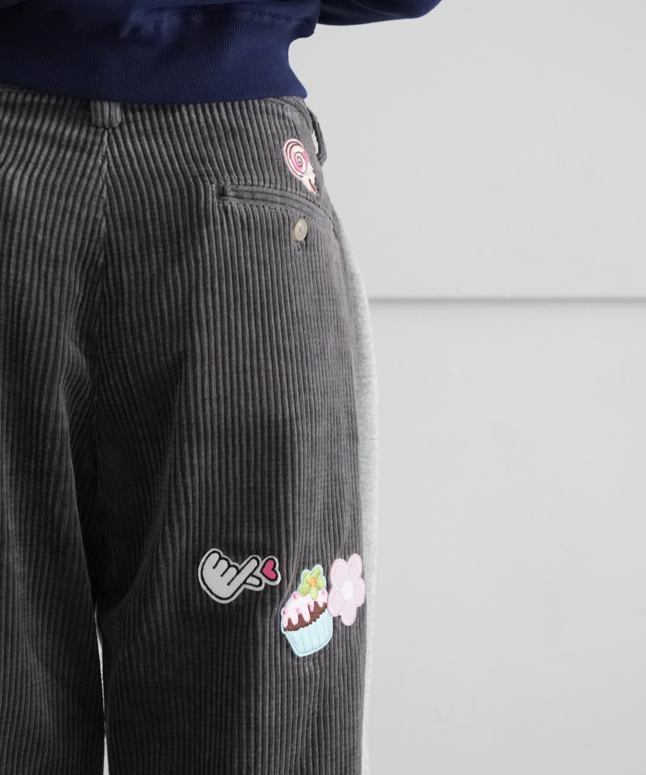BLESS Over joggingcorduroy b "GREY / GREY"