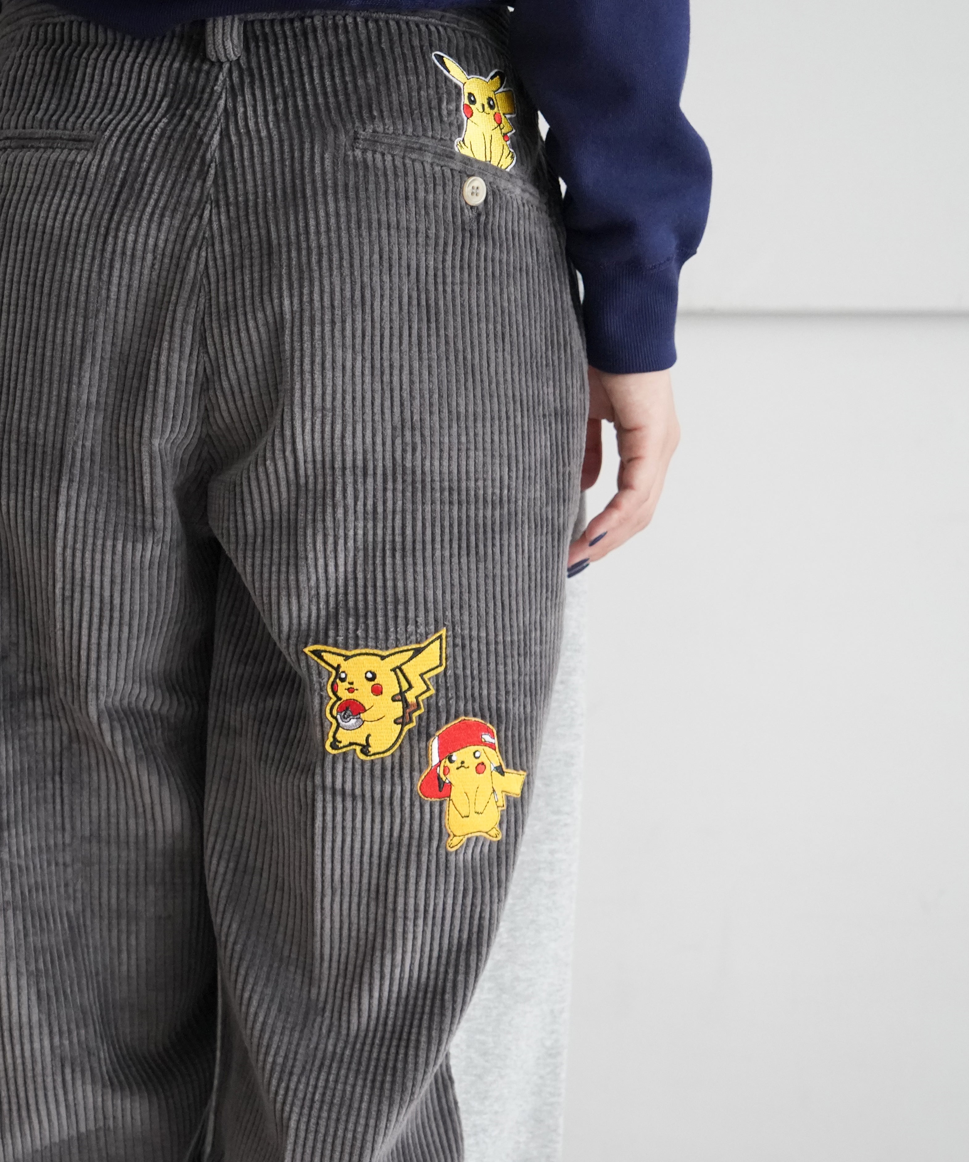 BLESS Over joggingcorduroy a "GREY / GREY"