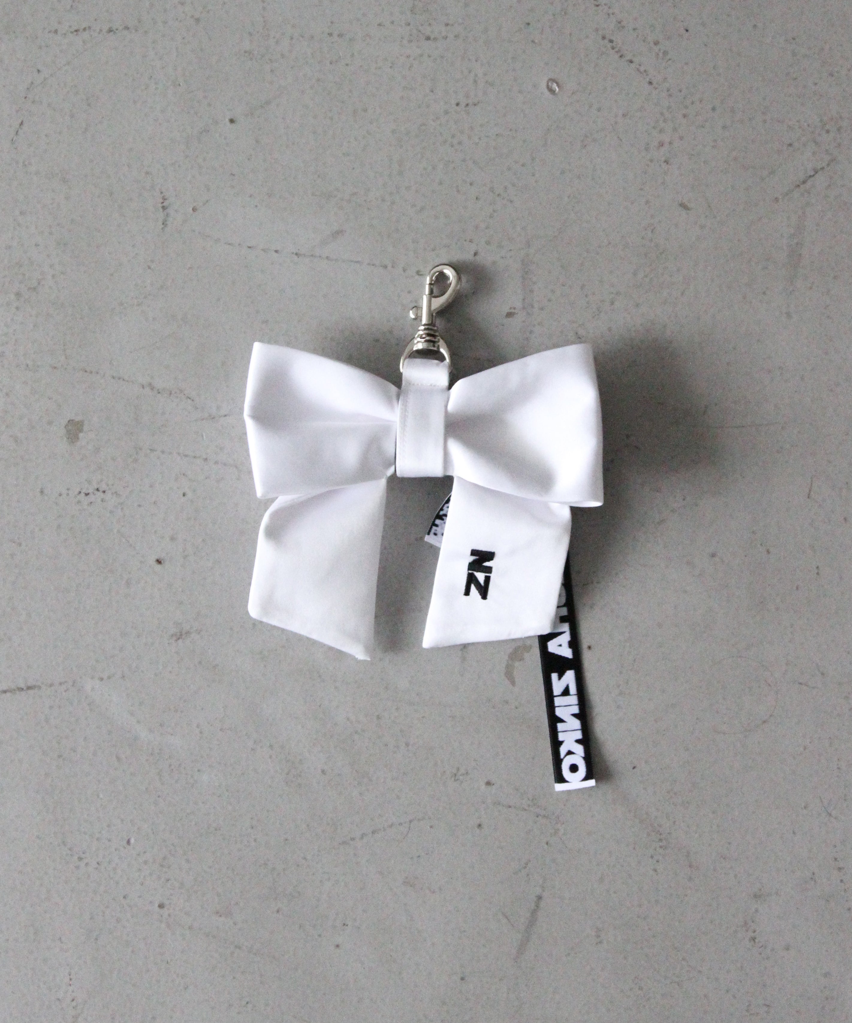 NATASHA ZINKO Bow bag charm "WHITE"