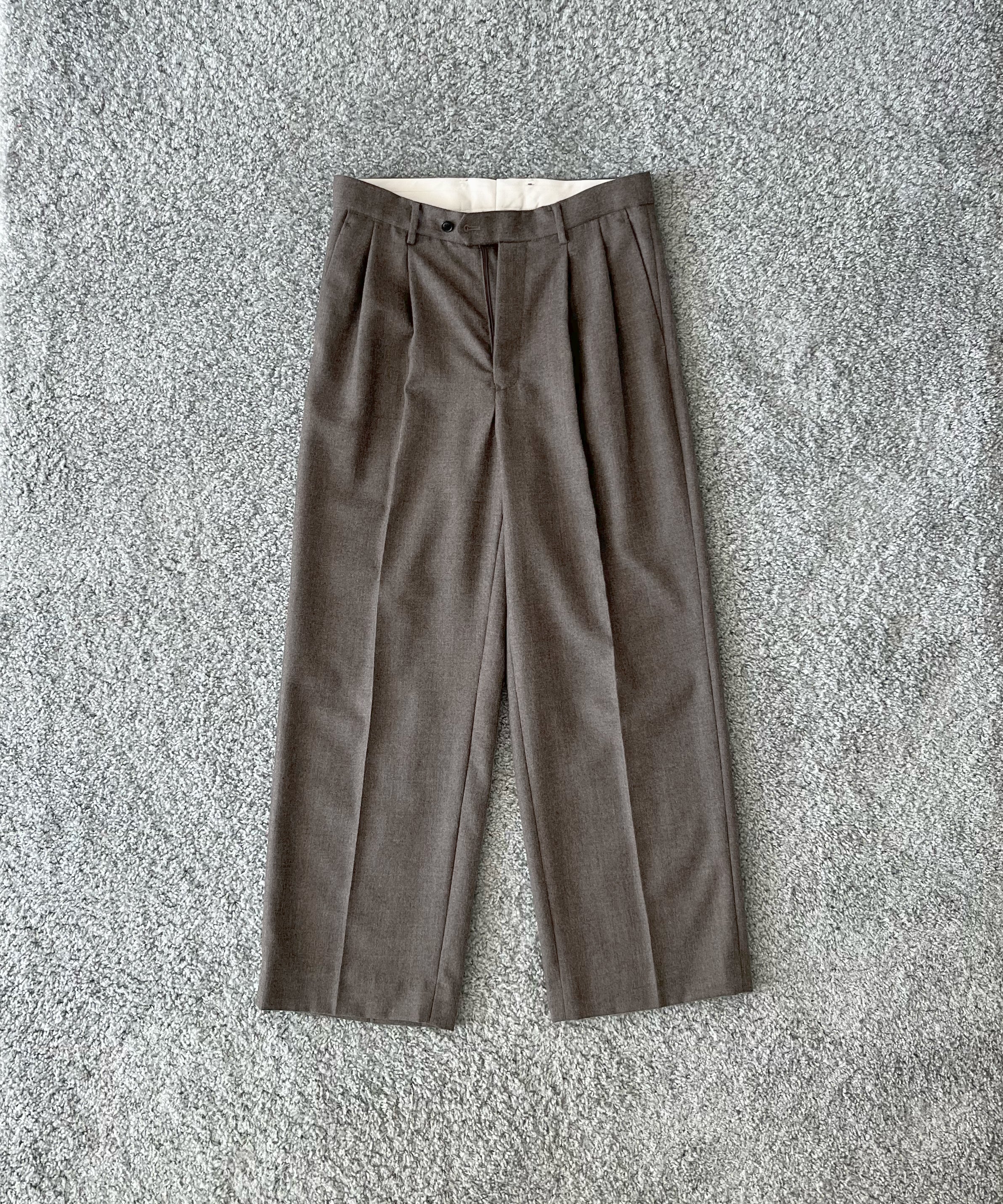 URU【ウル】Wool saxony - 2 tuck pants 