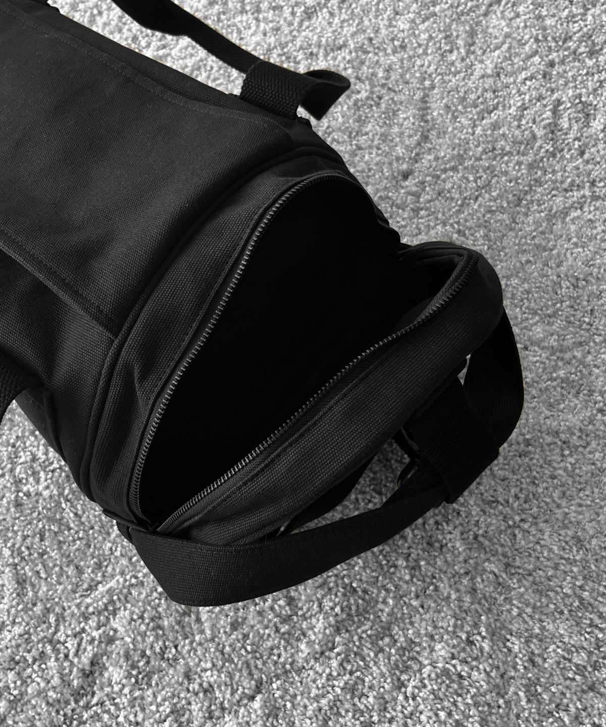 FRED PERRY Craig green barrel bag “BLACK”