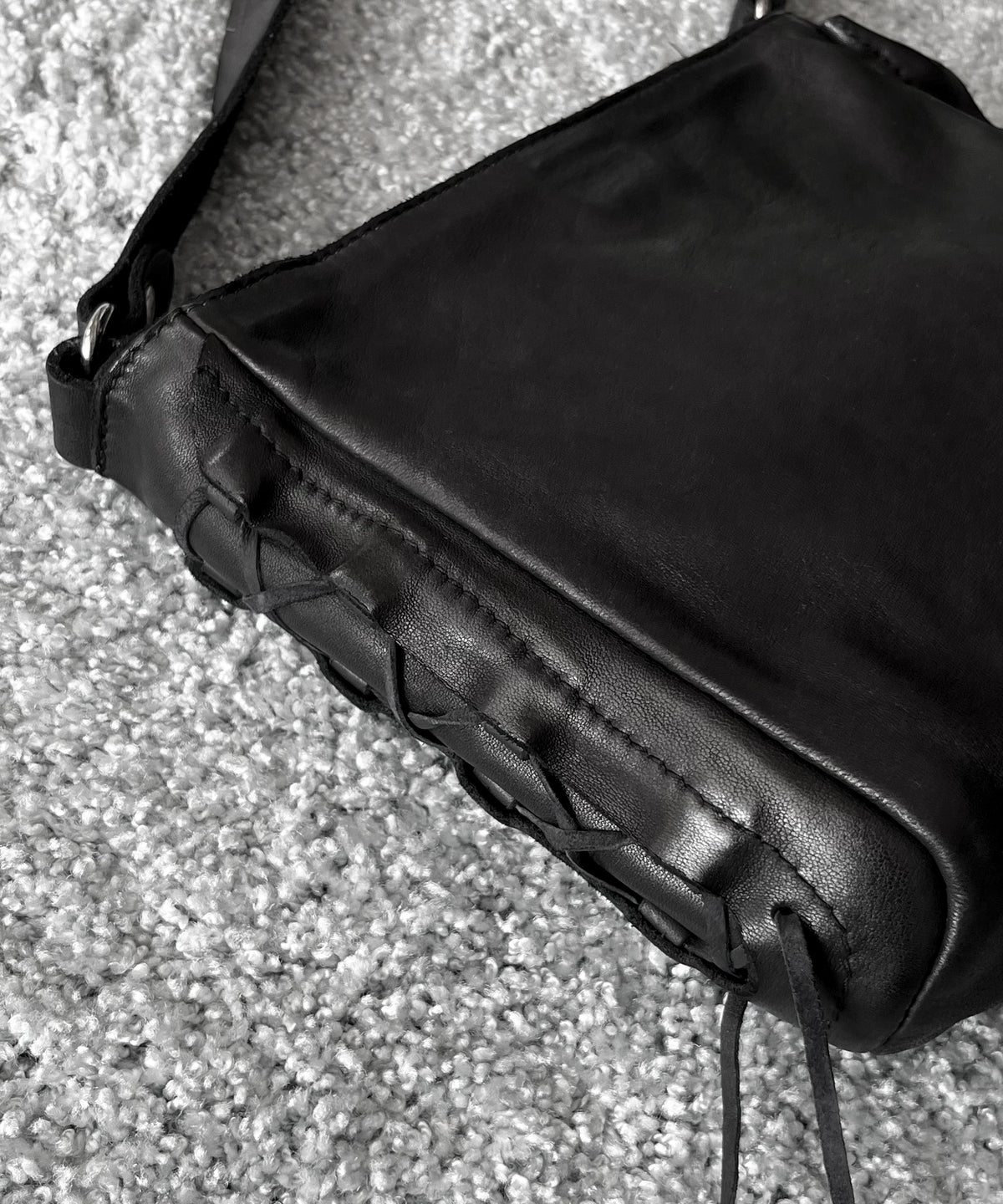 GUIDI Hidden laces mini shoulder bag “BLACK”